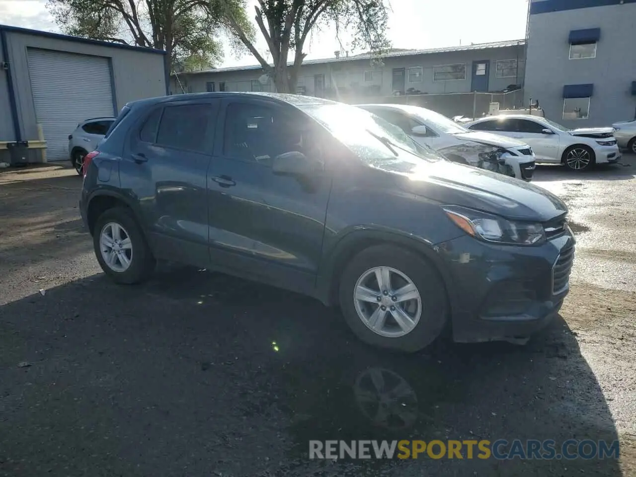 4 Photograph of a damaged car KL7CJKSM2NB517654 CHEVROLET TRAX 2022