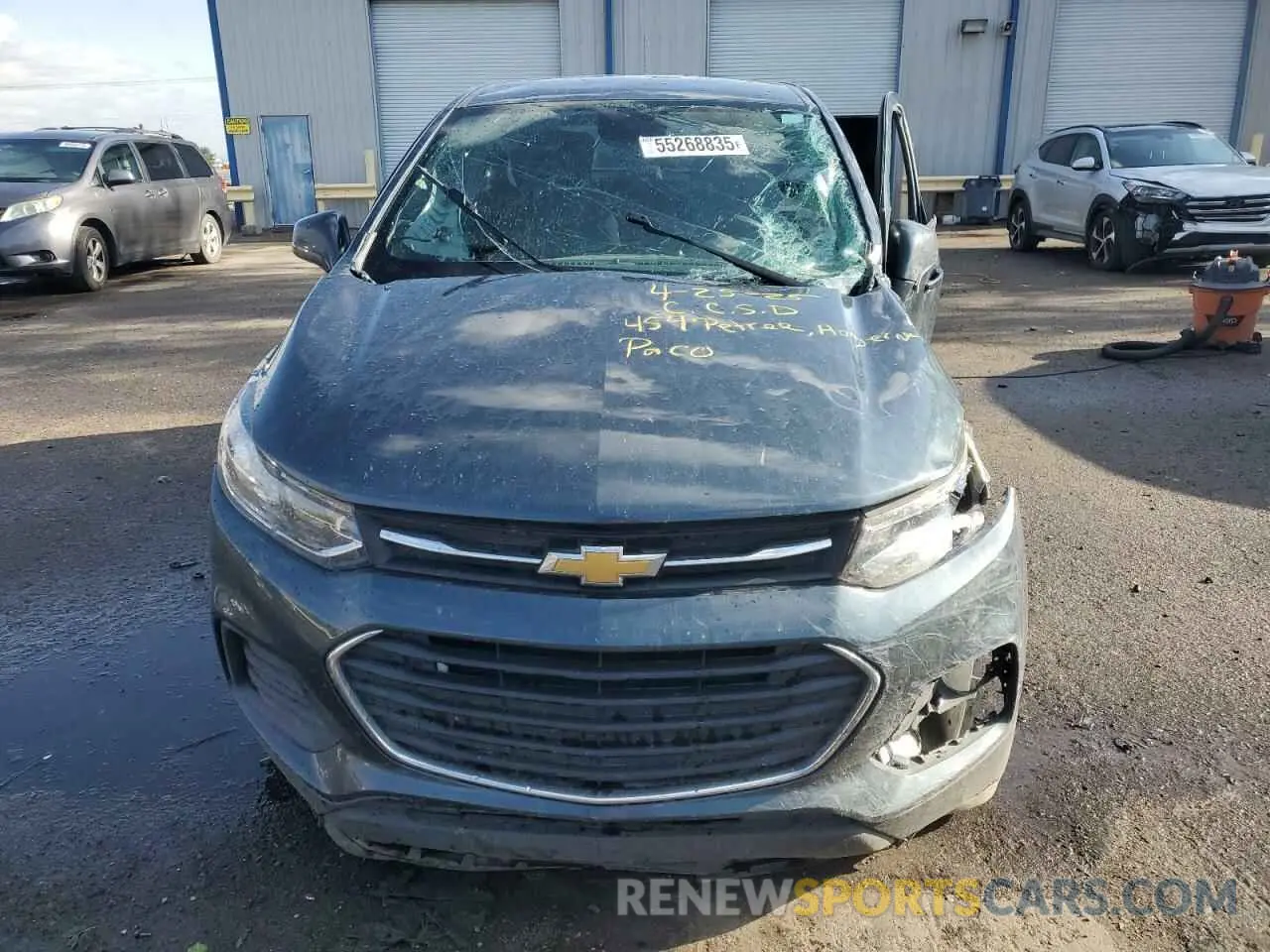 5 Photograph of a damaged car KL7CJKSM2NB517654 CHEVROLET TRAX 2022