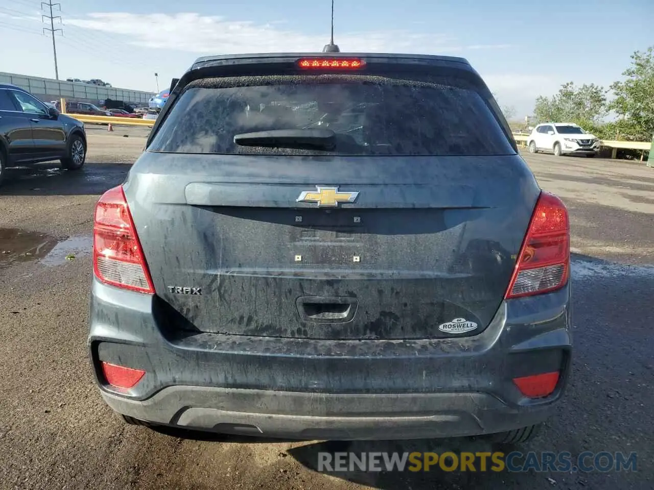 6 Photograph of a damaged car KL7CJKSM2NB517654 CHEVROLET TRAX 2022
