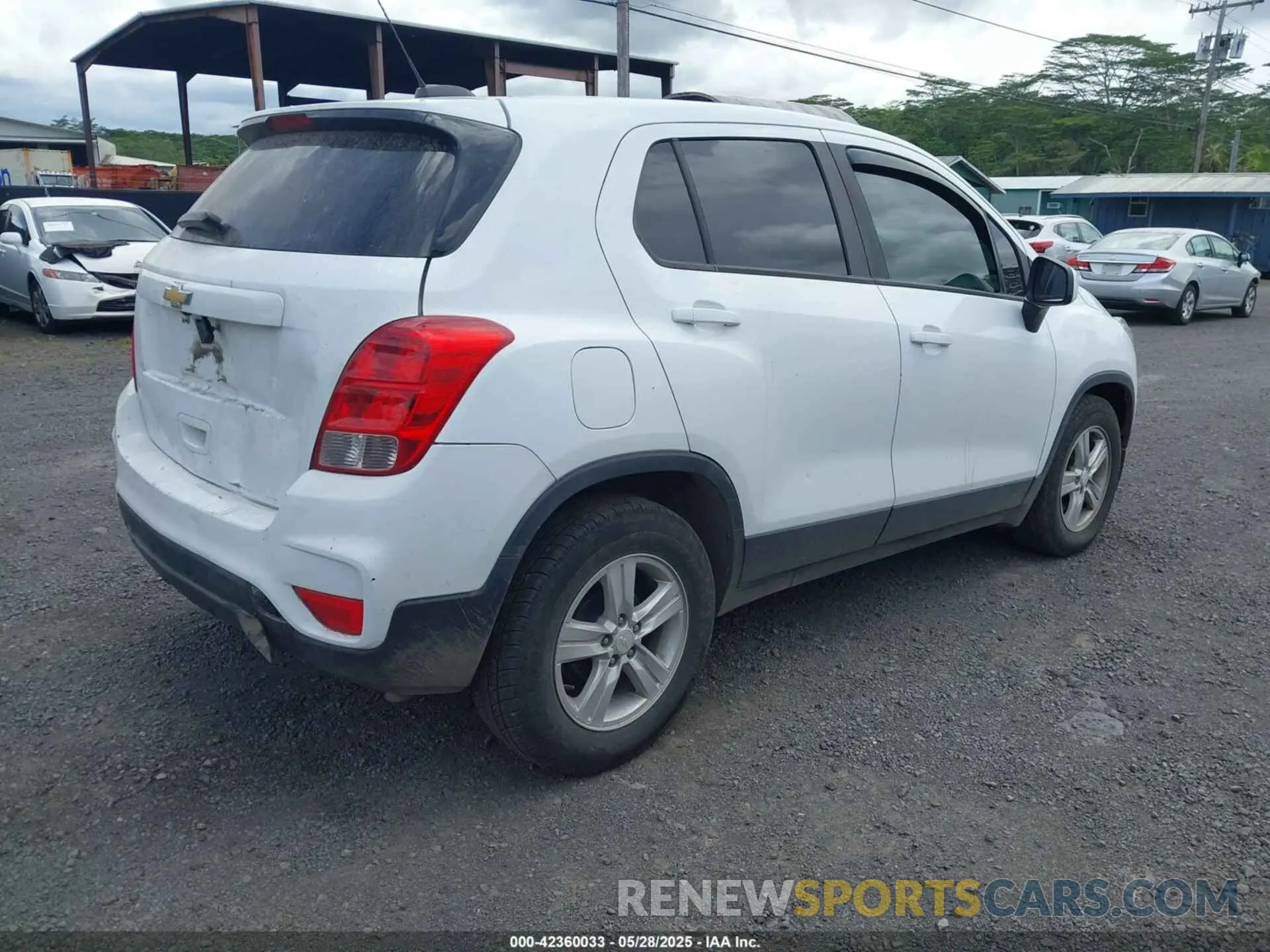 4 Photograph of a damaged car KL7CJKSM3NB524872 CHEVROLET TRAX 2022