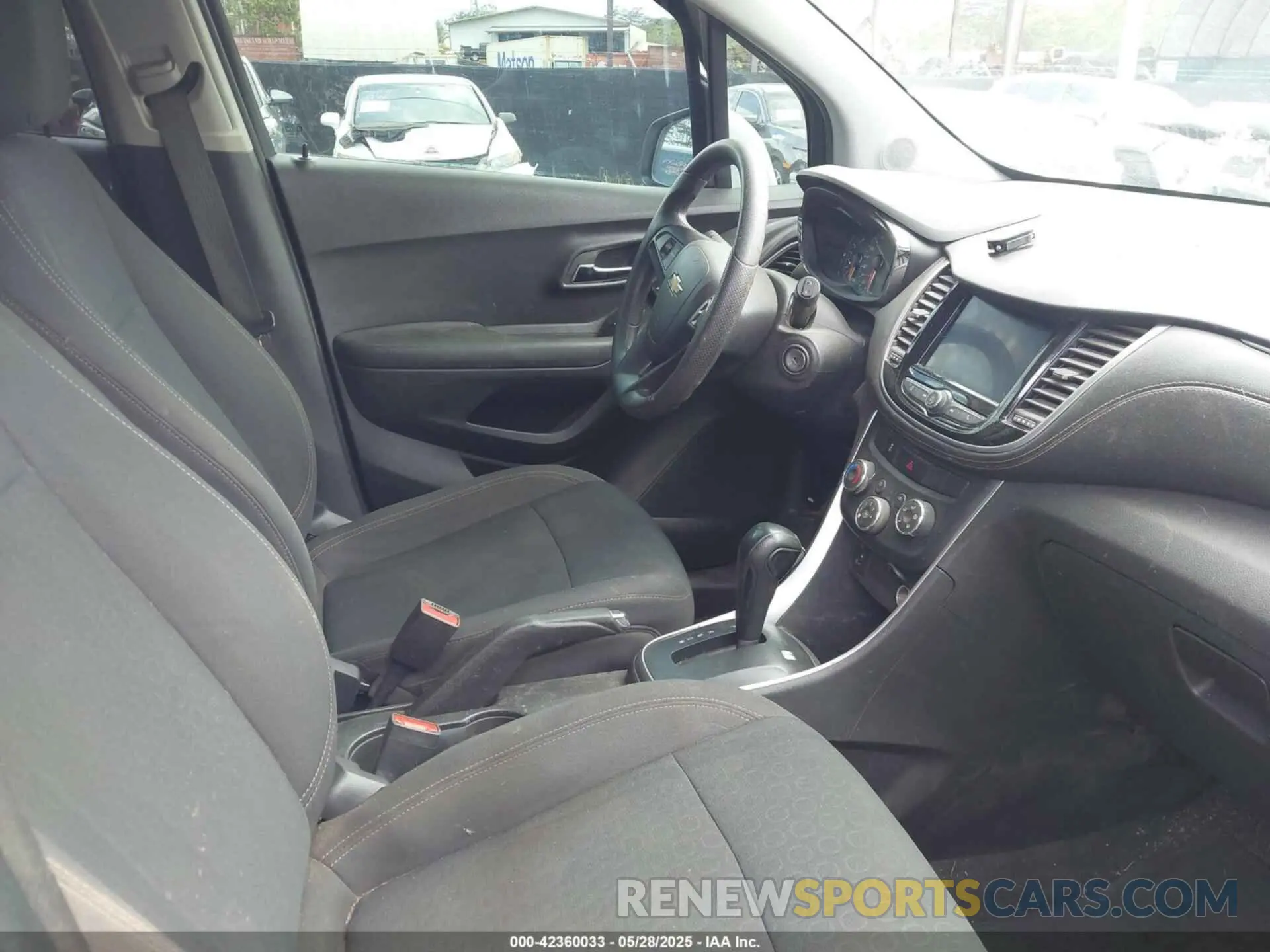 5 Photograph of a damaged car KL7CJKSM3NB524872 CHEVROLET TRAX 2022