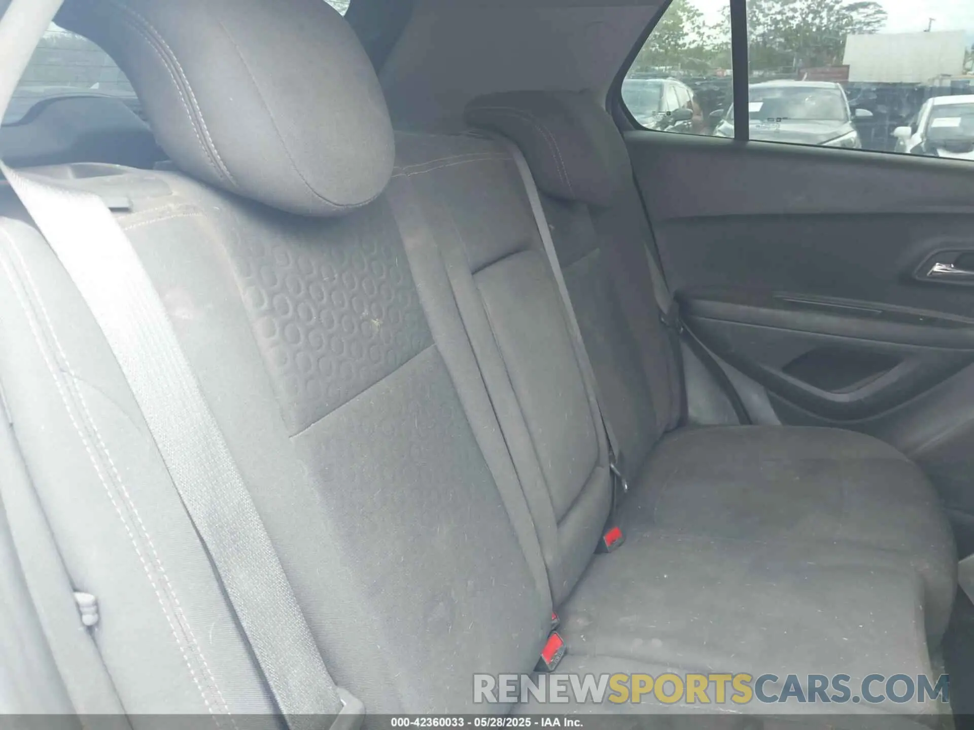8 Photograph of a damaged car KL7CJKSM3NB524872 CHEVROLET TRAX 2022