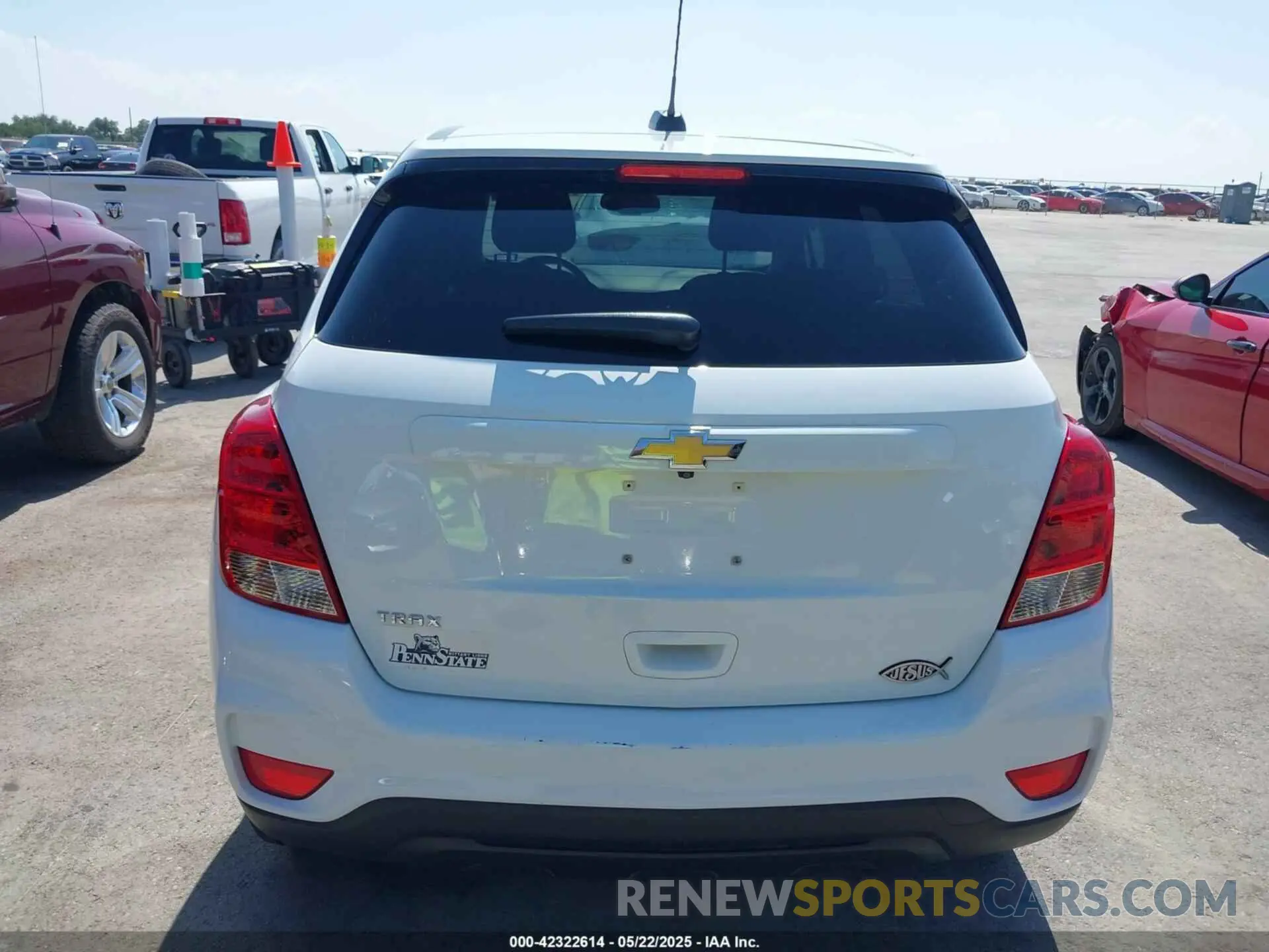 16 Photograph of a damaged car KL7CJKSM7NB548690 CHEVROLET TRAX 2022