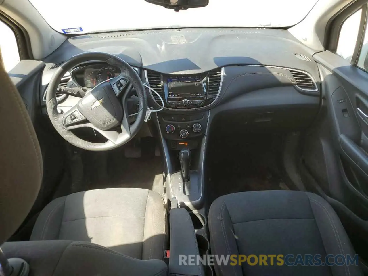 8 Photograph of a damaged car KL7CJKSM8NB524737 CHEVROLET TRAX 2022