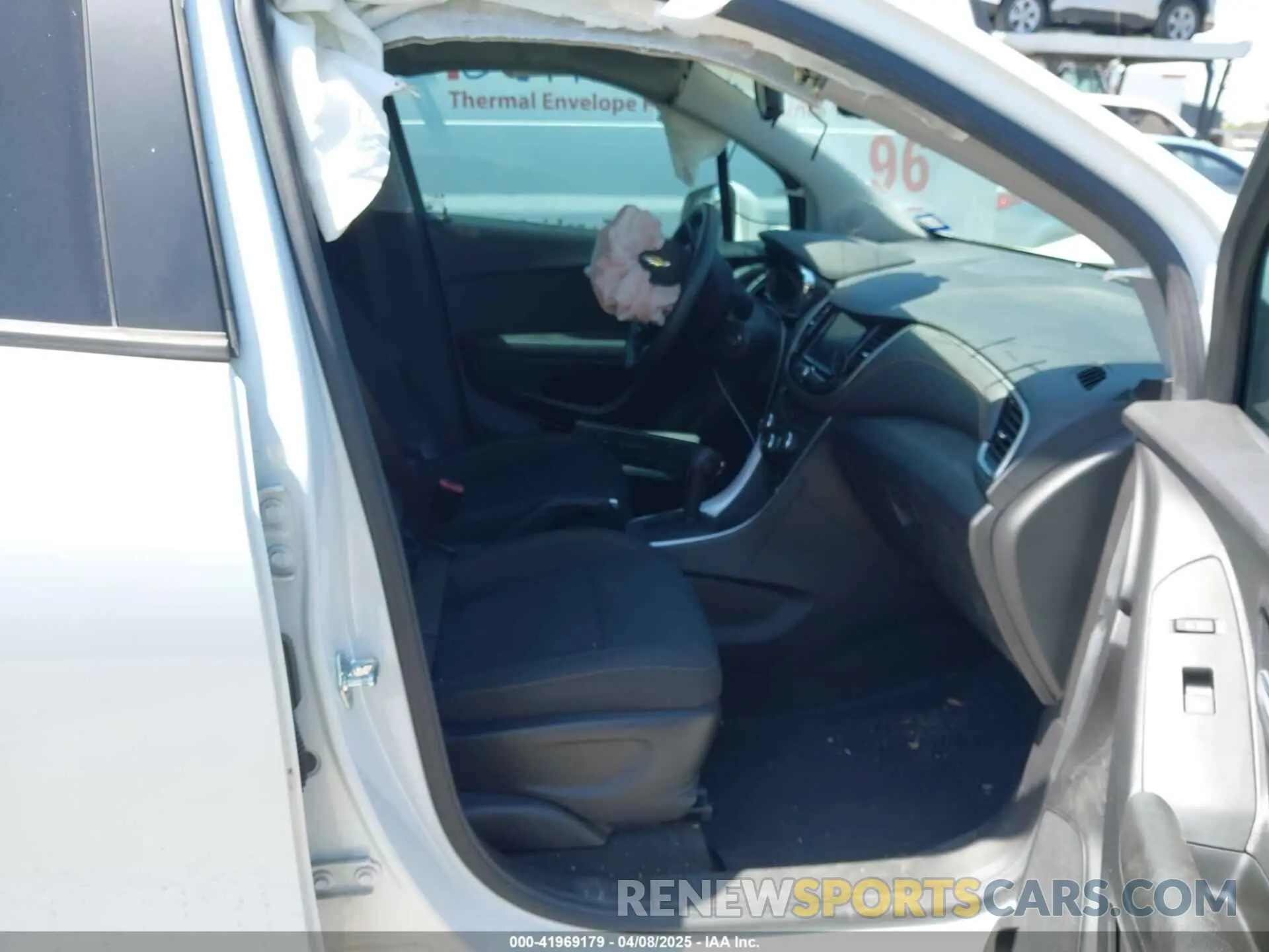 5 Photograph of a damaged car KL7CJKSM9NB510569 CHEVROLET TRAX 2022