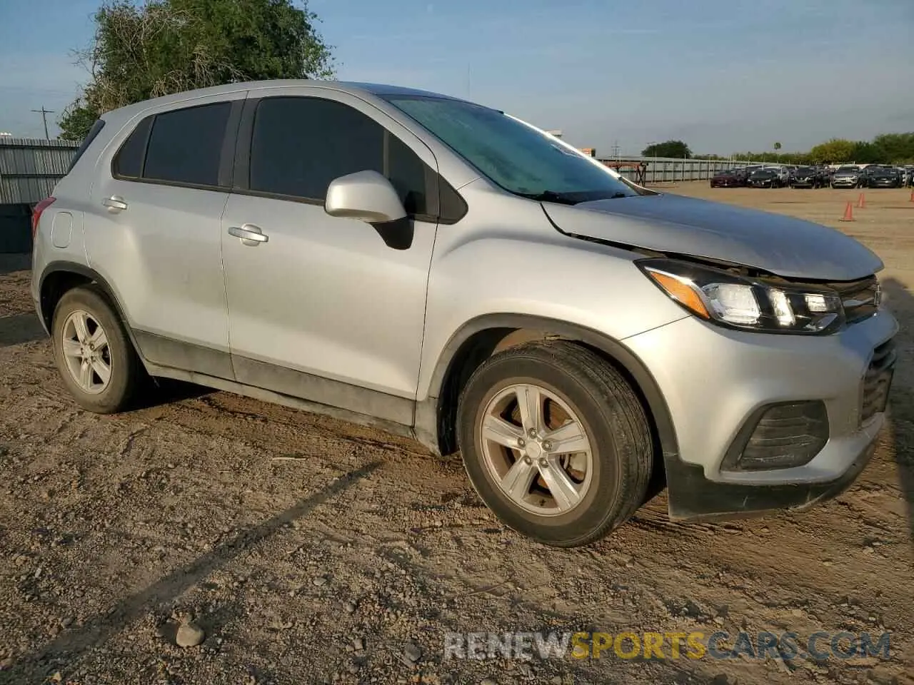 4 Photograph of a damaged car KL7CJKSMXNB522469 CHEVROLET TRAX 2022