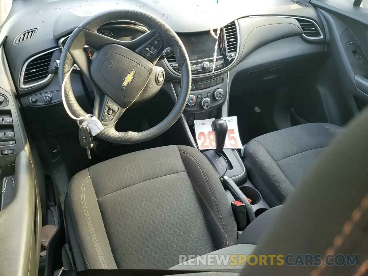 8 Photograph of a damaged car KL7CJKSMXNB522469 CHEVROLET TRAX 2022