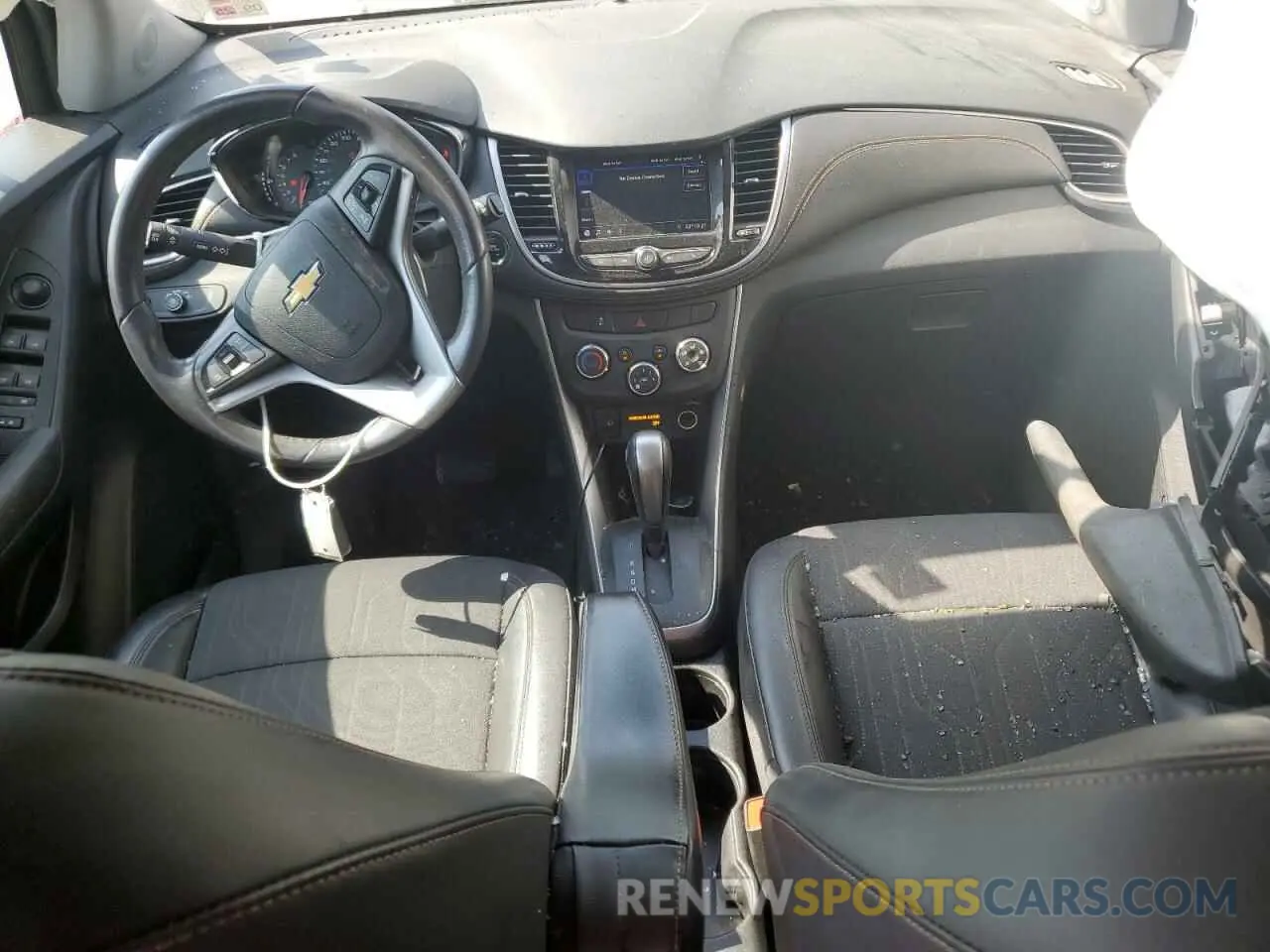 8 Photograph of a damaged car KL7CJLSM1NB529171 CHEVROLET TRAX 2022