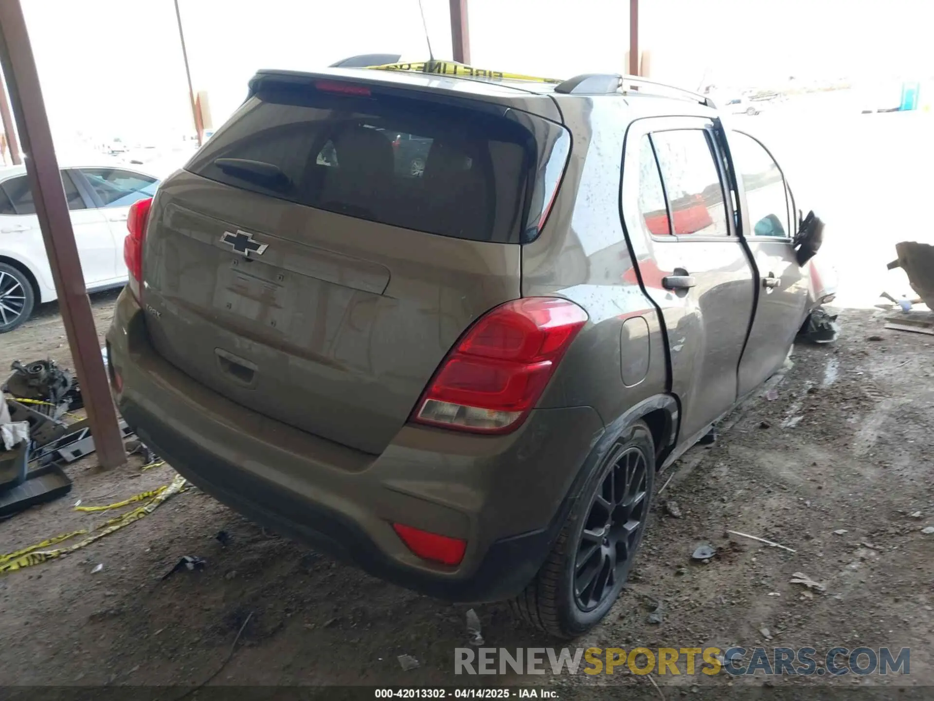 4 Photograph of a damaged car KL7CJLSM2NB514680 CHEVROLET TRAX 2022