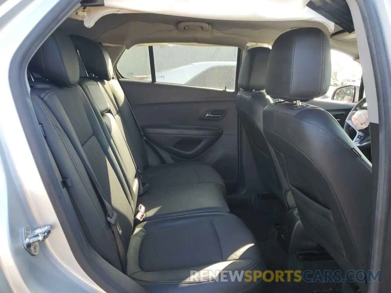 10 Photograph of a damaged car KL7CJLSM4NB551147 CHEVROLET TRAX 2022