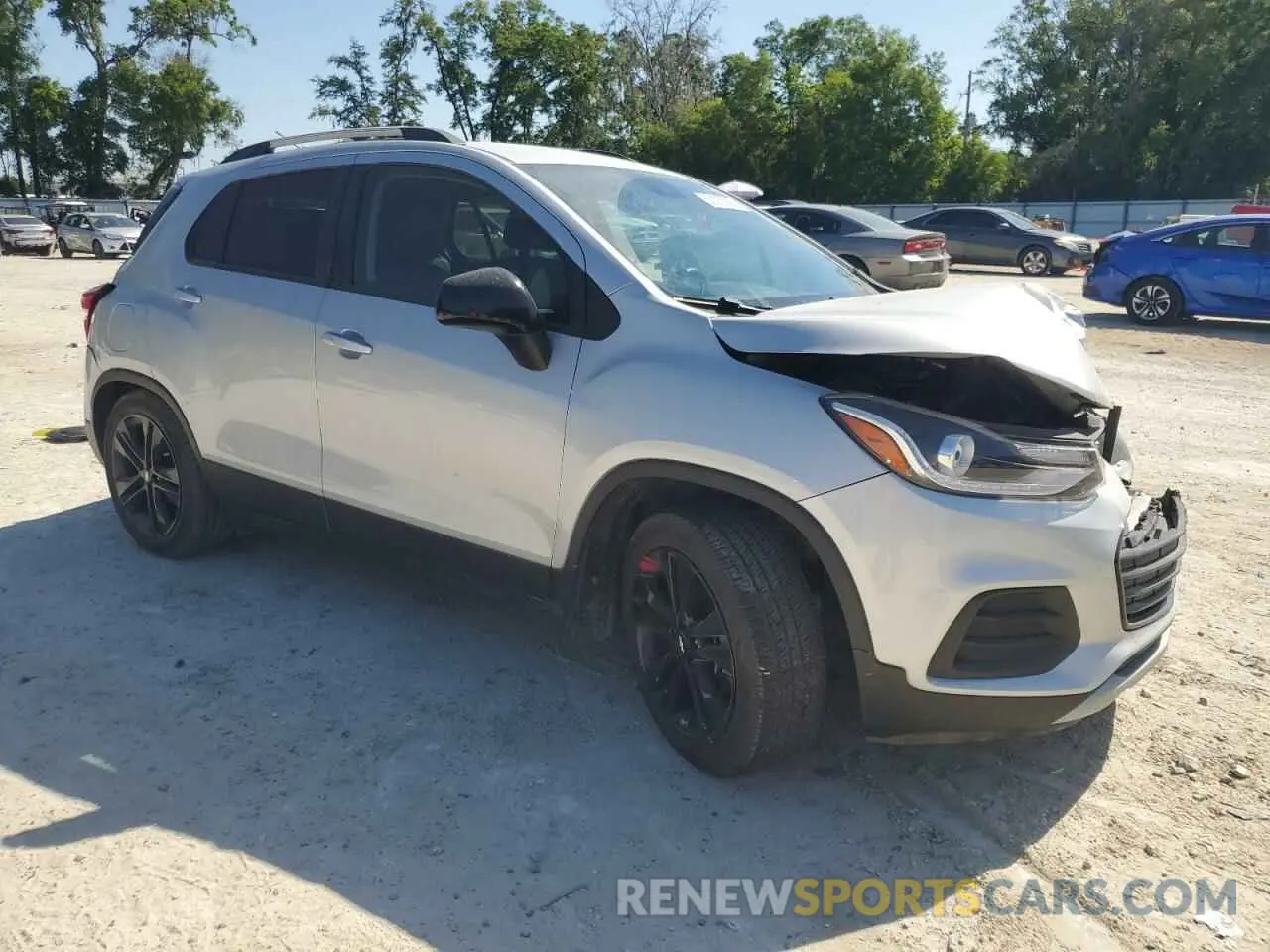 4 Photograph of a damaged car KL7CJLSM5NB557748 CHEVROLET TRAX 2022