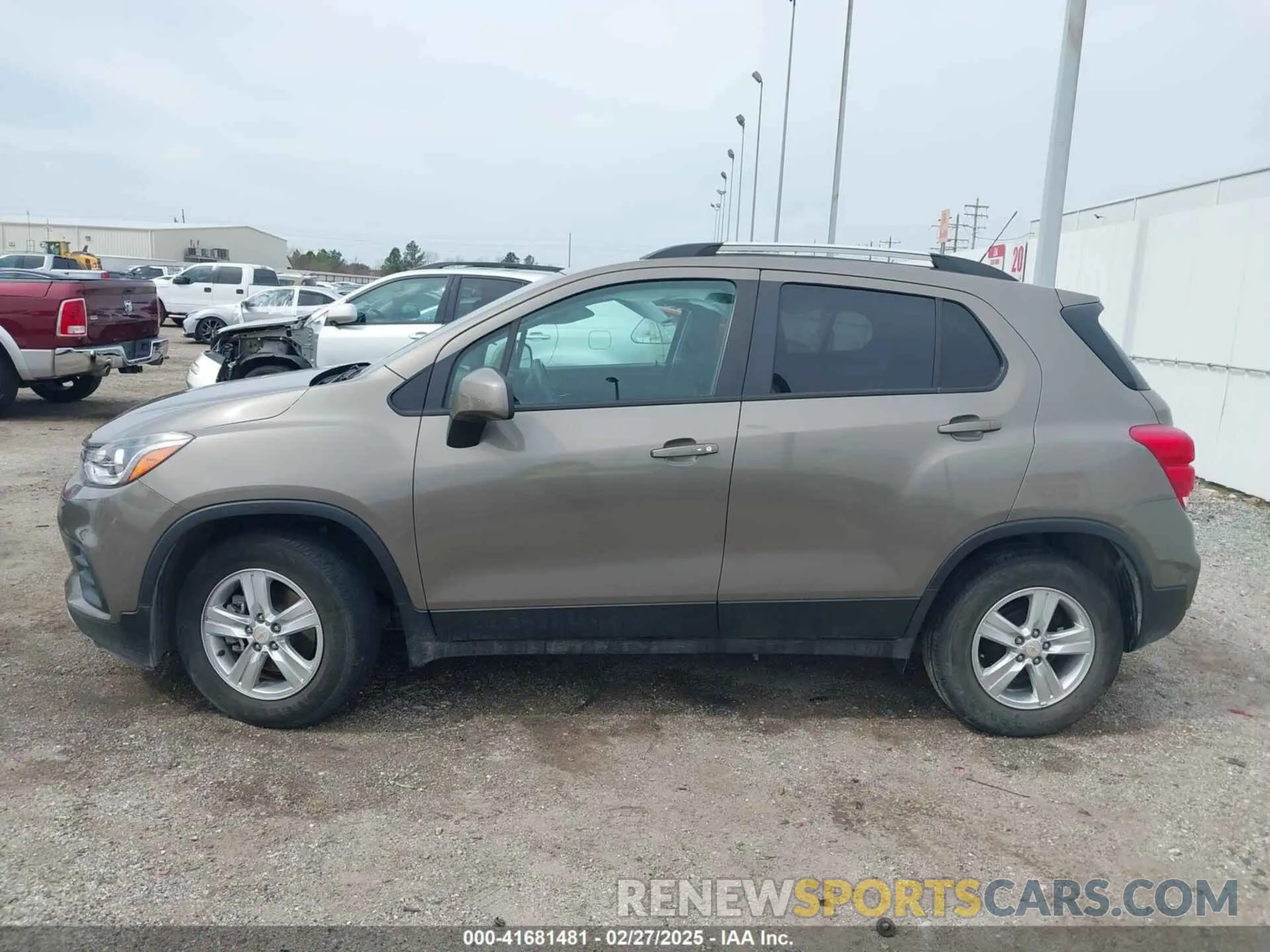 14 Photograph of a damaged car KL7CJLSM5NB563579 CHEVROLET TRAX 2022