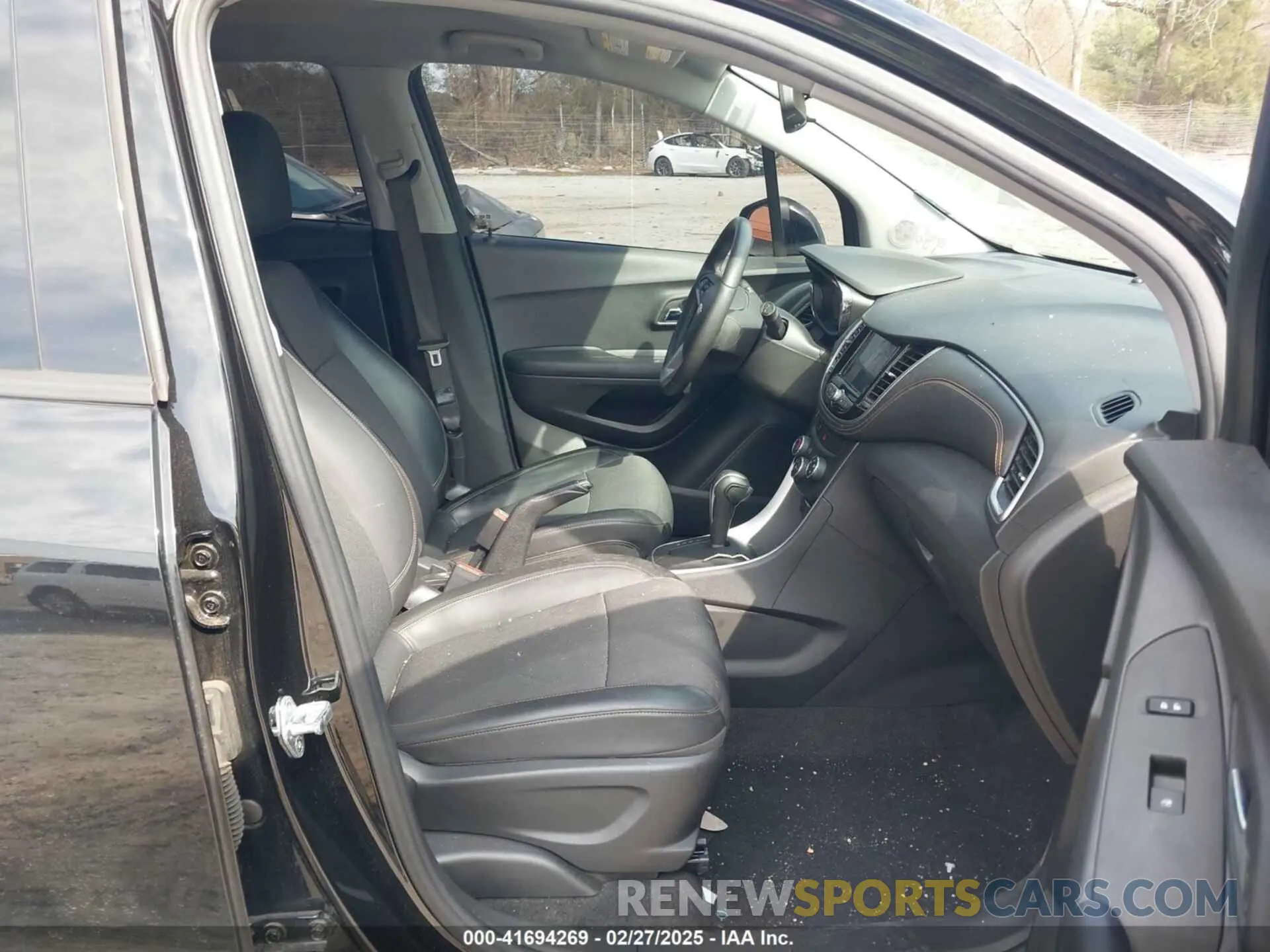 5 Photograph of a damaged car KL7CJLSM7NB513928 CHEVROLET TRAX 2022