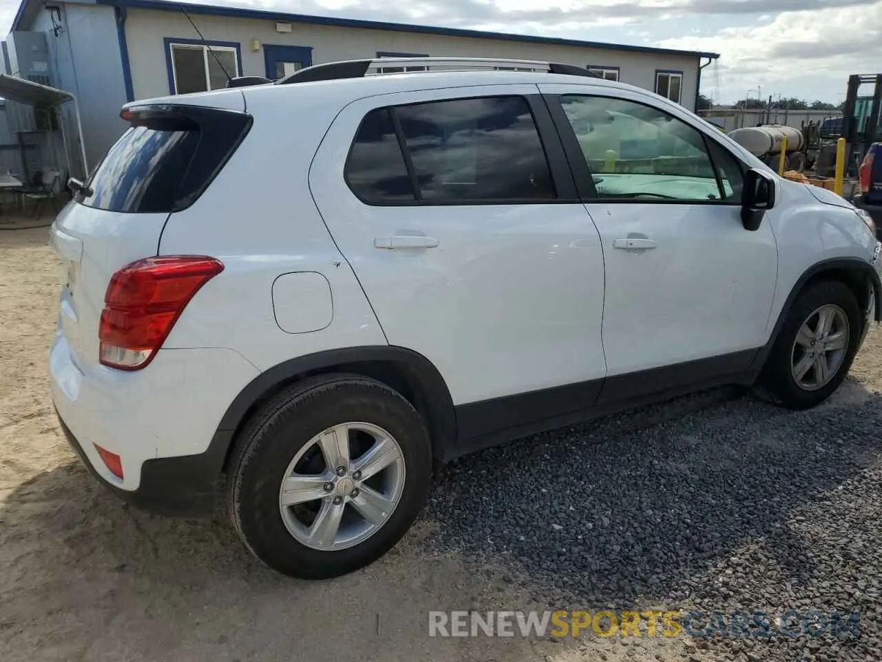 3 Photograph of a damaged car KL7CJLSM7NB568766 CHEVROLET TRAX 2022