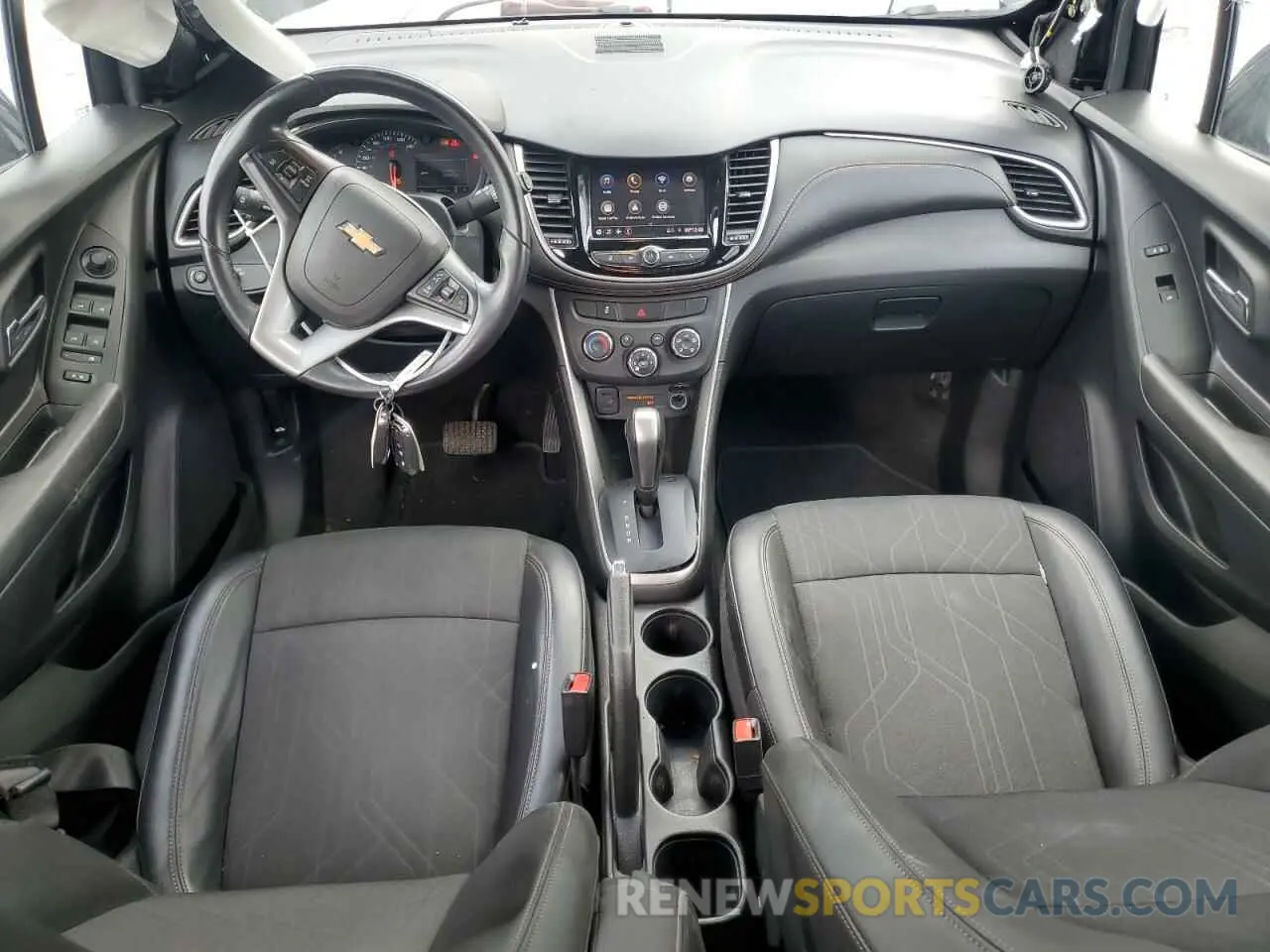8 Photograph of a damaged car KL7CJLSM8NB529166 CHEVROLET TRAX 2022