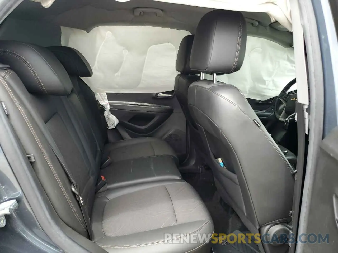 11 Photograph of a damaged car KL7CJLSM8NB559509 CHEVROLET TRAX 2022