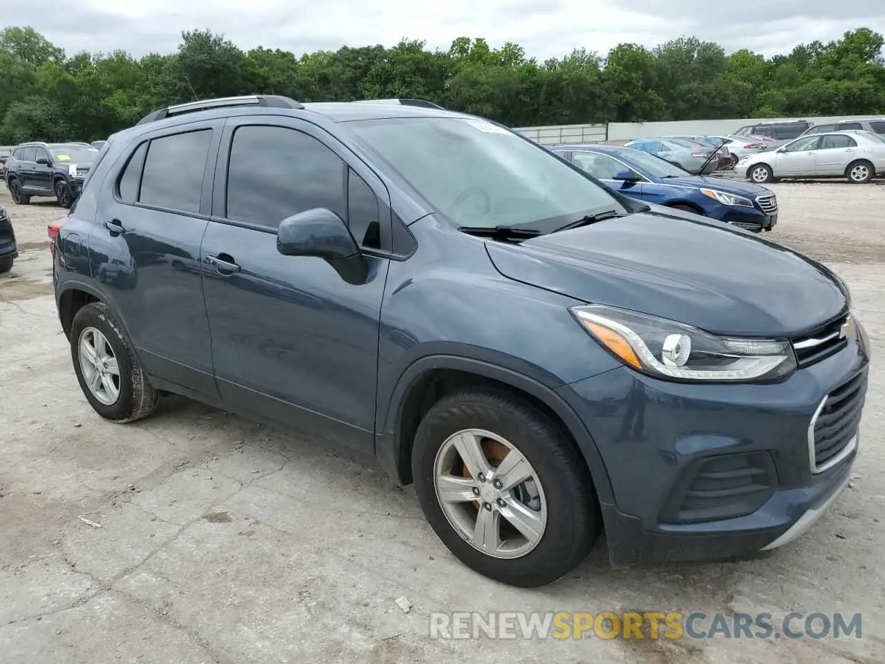 4 Photograph of a damaged car KL7CJLSM8NB559509 CHEVROLET TRAX 2022