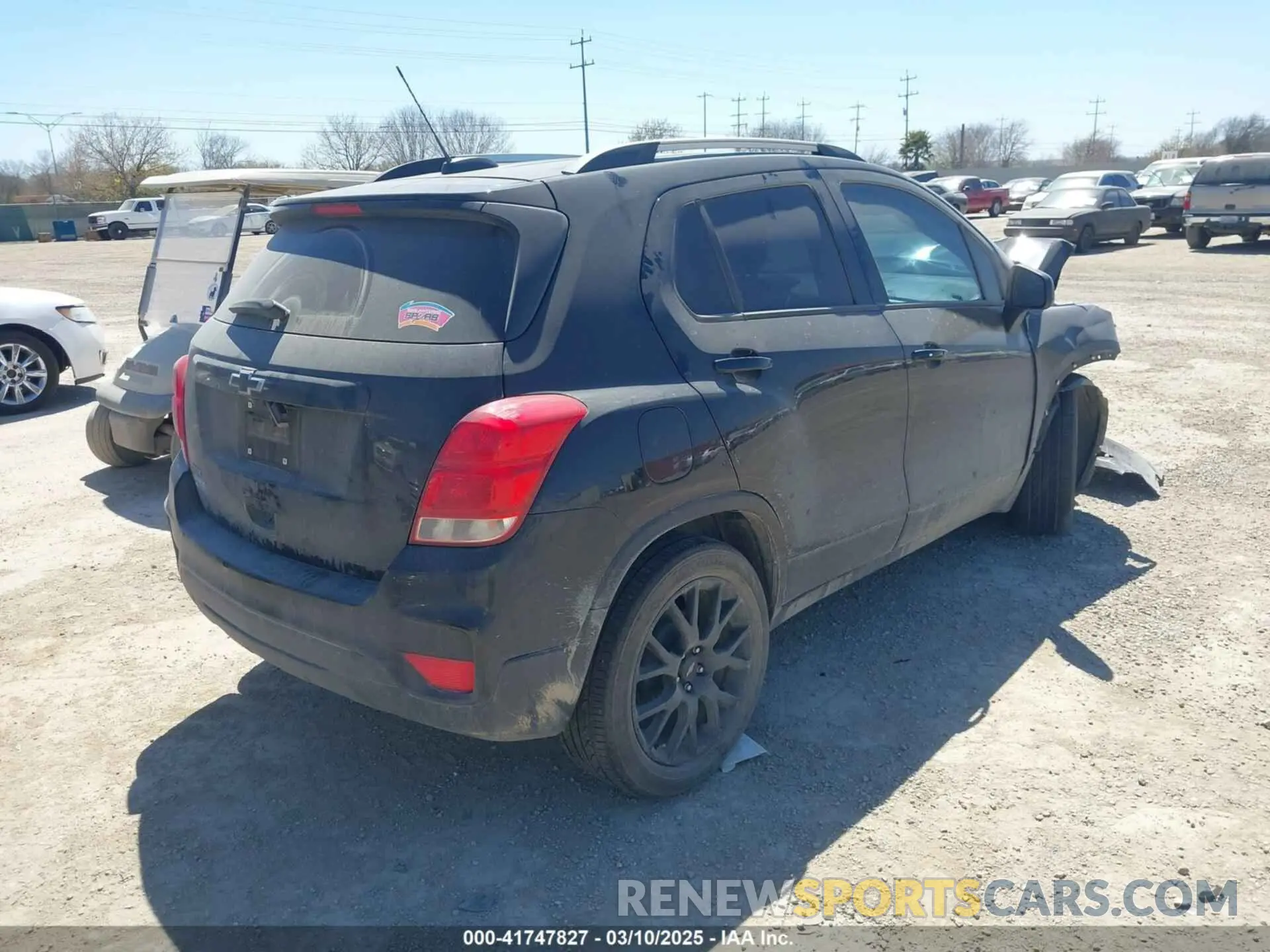 4 Photograph of a damaged car KL7CJLSM9NB516913 CHEVROLET TRAX 2022