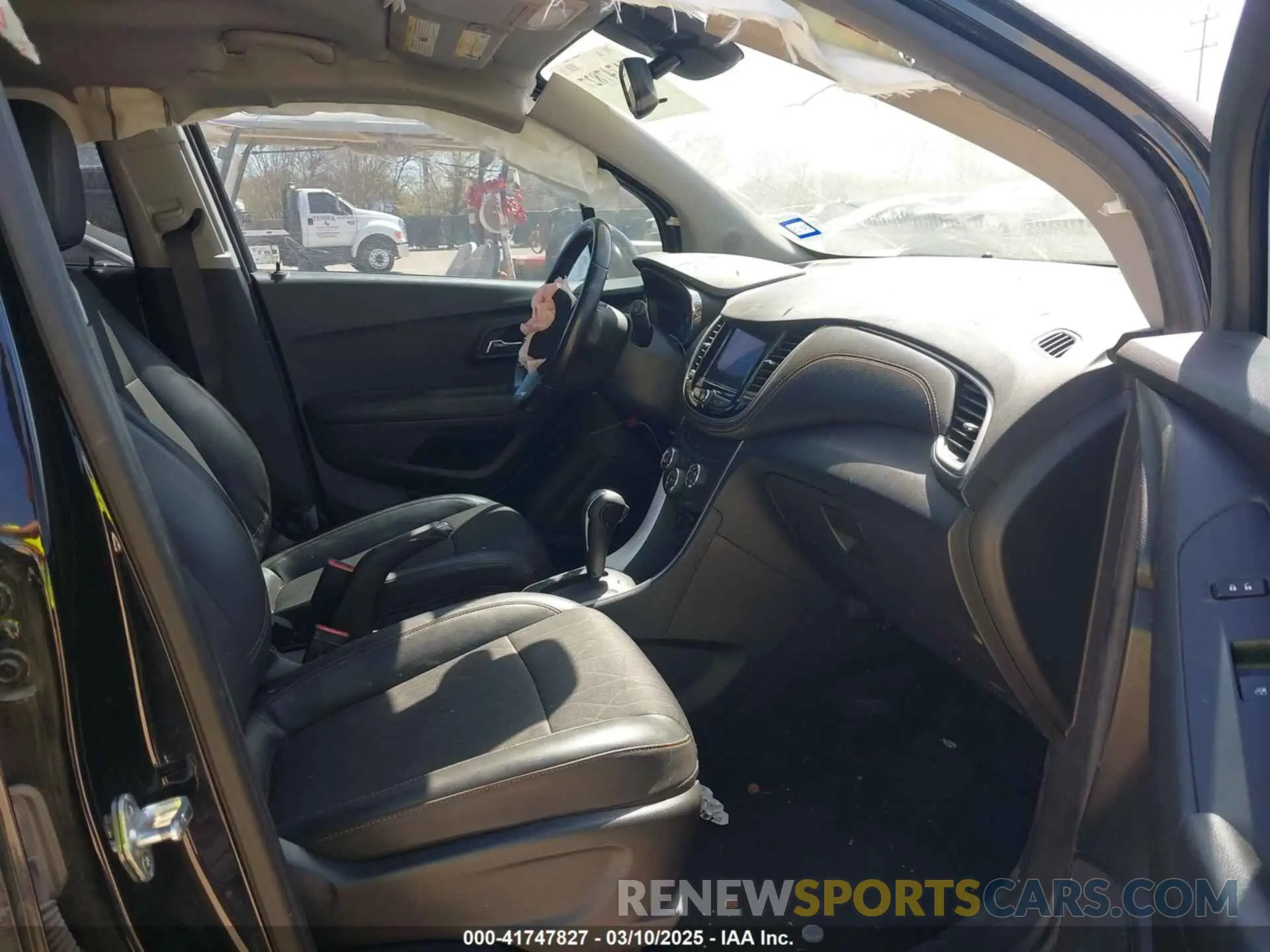 5 Photograph of a damaged car KL7CJLSM9NB516913 CHEVROLET TRAX 2022