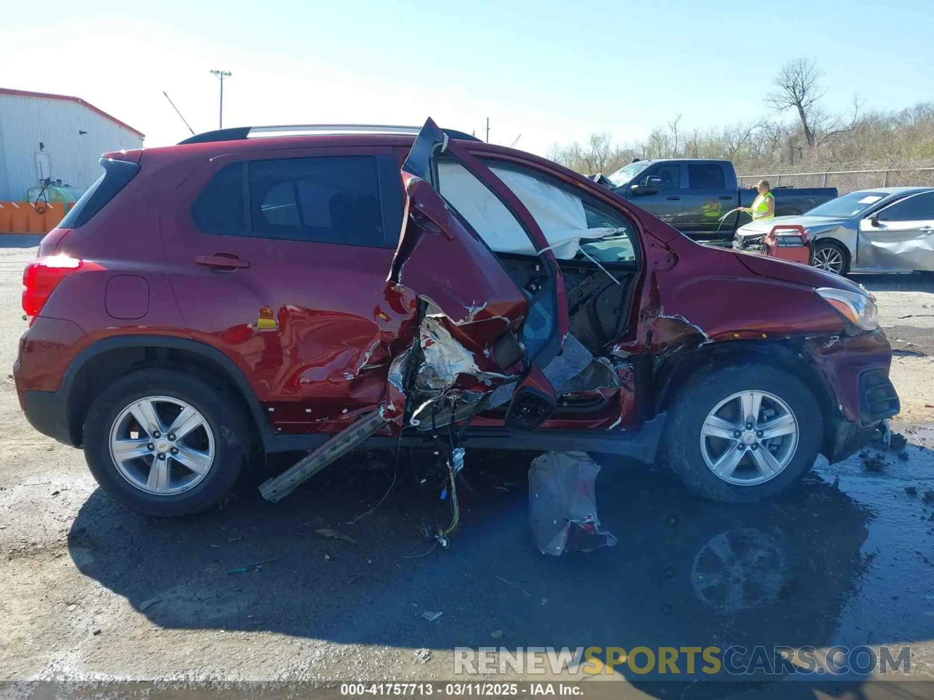 13 Photograph of a damaged car KL7CJLSM9NB568820 CHEVROLET TRAX 2022