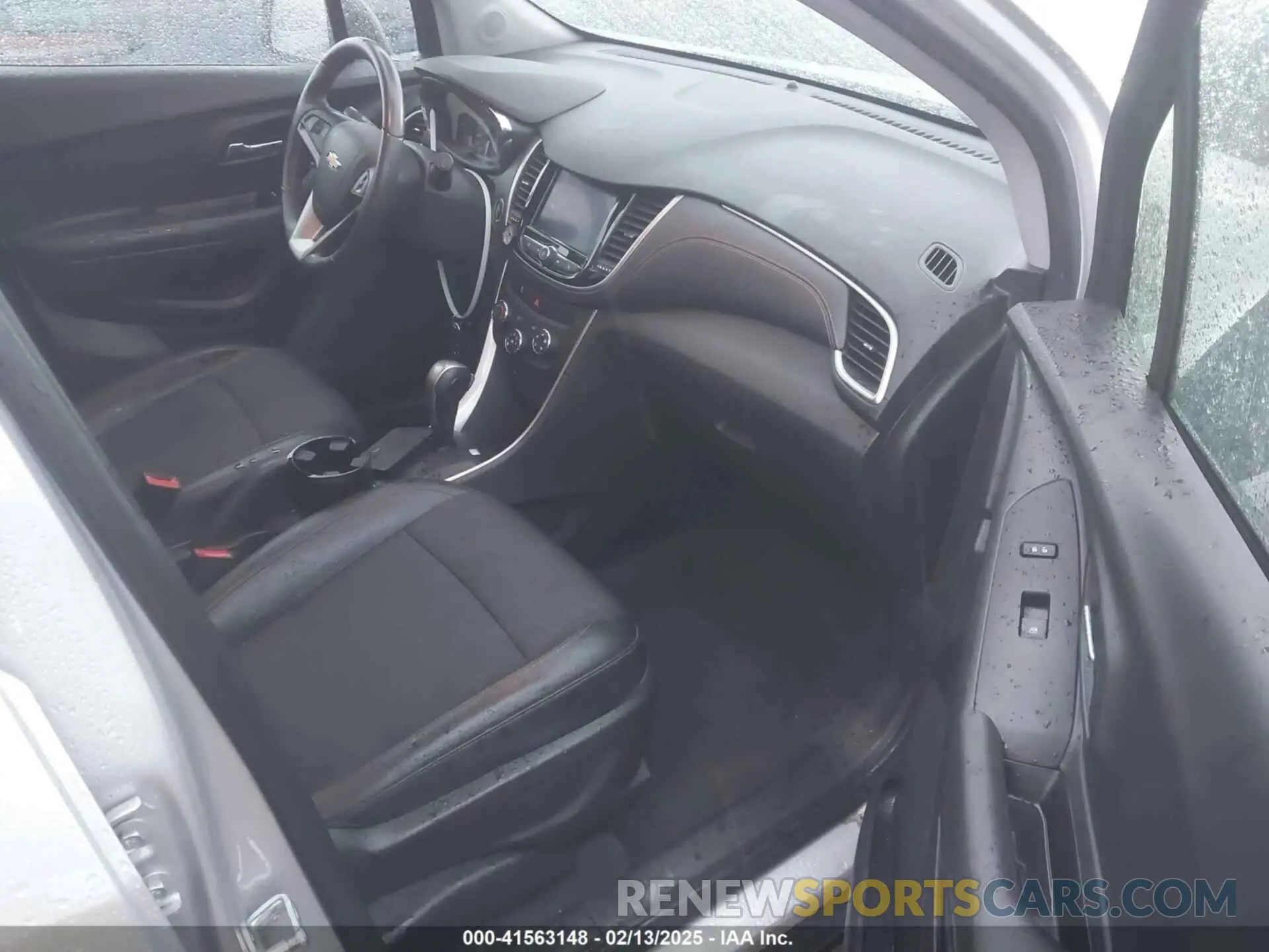 5 Photograph of a damaged car KL7CJLSMXNB552223 CHEVROLET TRAX 2022
