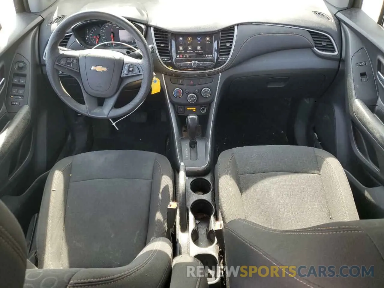 8 Photograph of a damaged car KL7CJNSM0NB516570 CHEVROLET TRAX 2022
