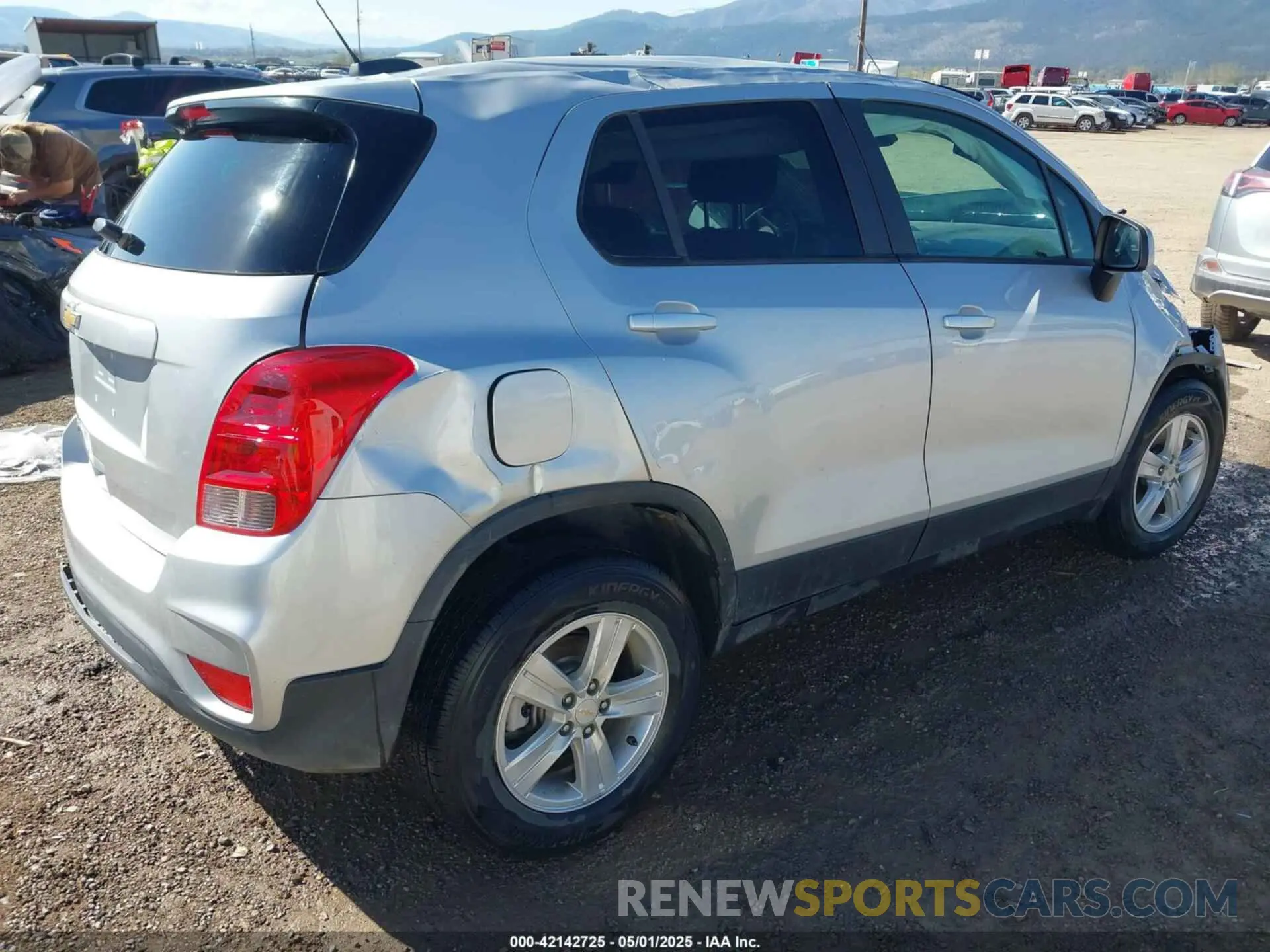 4 Photograph of a damaged car KL7CJNSM1NB551540 CHEVROLET TRAX 2022