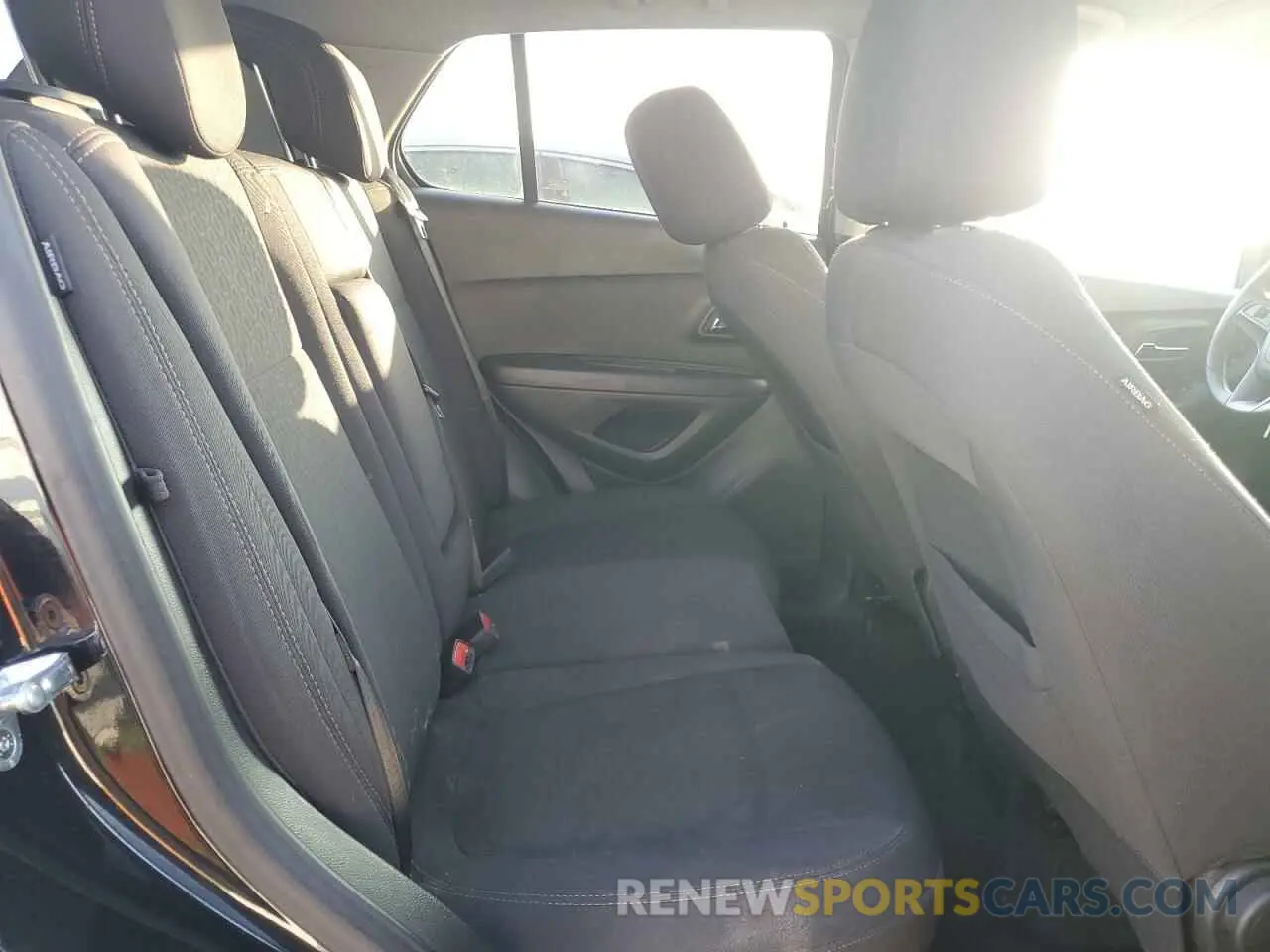 11 Photograph of a damaged car KL7CJNSM2NB502895 CHEVROLET TRAX 2022