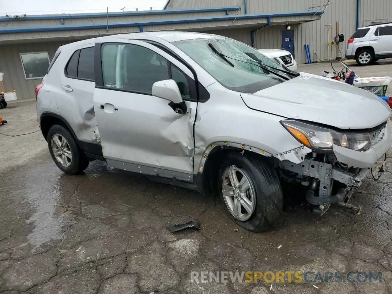 4 Photograph of a damaged car KL7CJNSM2NB552163 CHEVROLET TRAX 2022