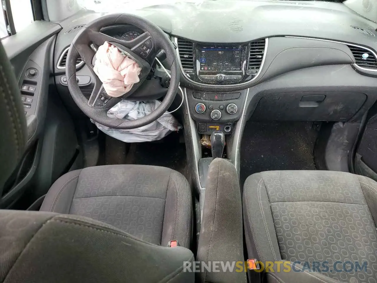 8 Photograph of a damaged car KL7CJNSM2NB552163 CHEVROLET TRAX 2022