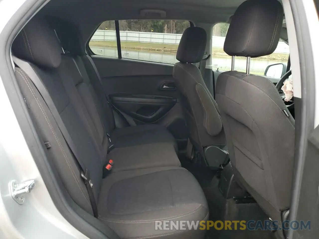 11 Photograph of a damaged car KL7CJNSM3NB520631 CHEVROLET TRAX 2022
