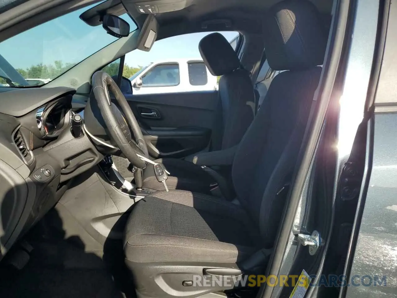 7 Photograph of a damaged car KL7CJNSM4NB543514 CHEVROLET TRAX 2022