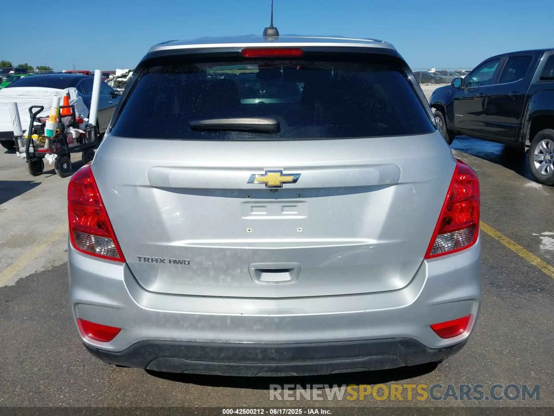 17 Photograph of a damaged car KL7CJNSM5NB503071 CHEVROLET TRAX 2022