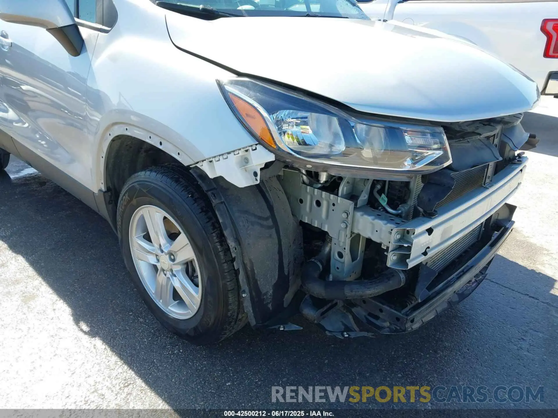18 Photograph of a damaged car KL7CJNSM5NB503071 CHEVROLET TRAX 2022