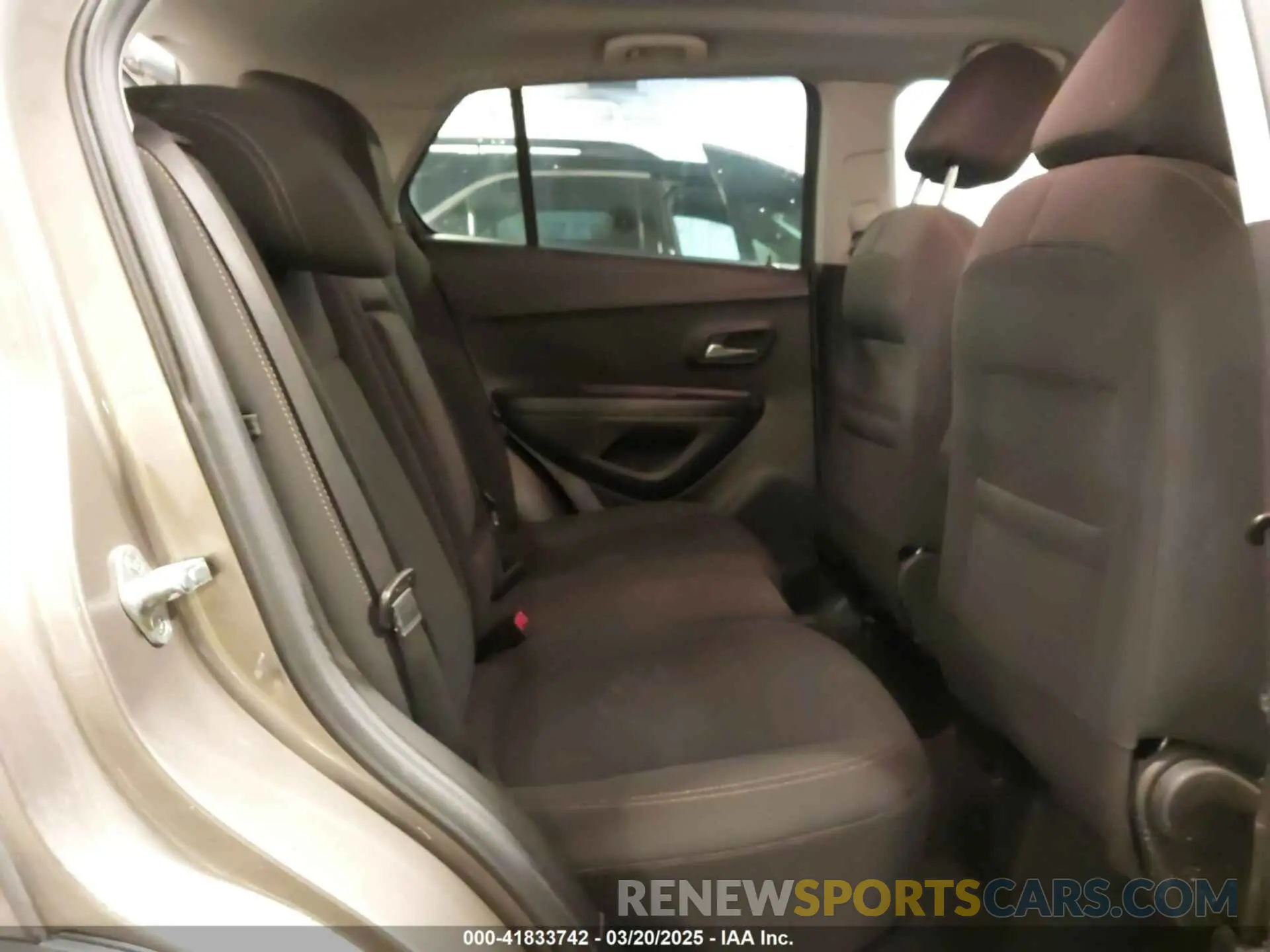 8 Photograph of a damaged car KL7CJNSM5NB509906 CHEVROLET TRAX 2022