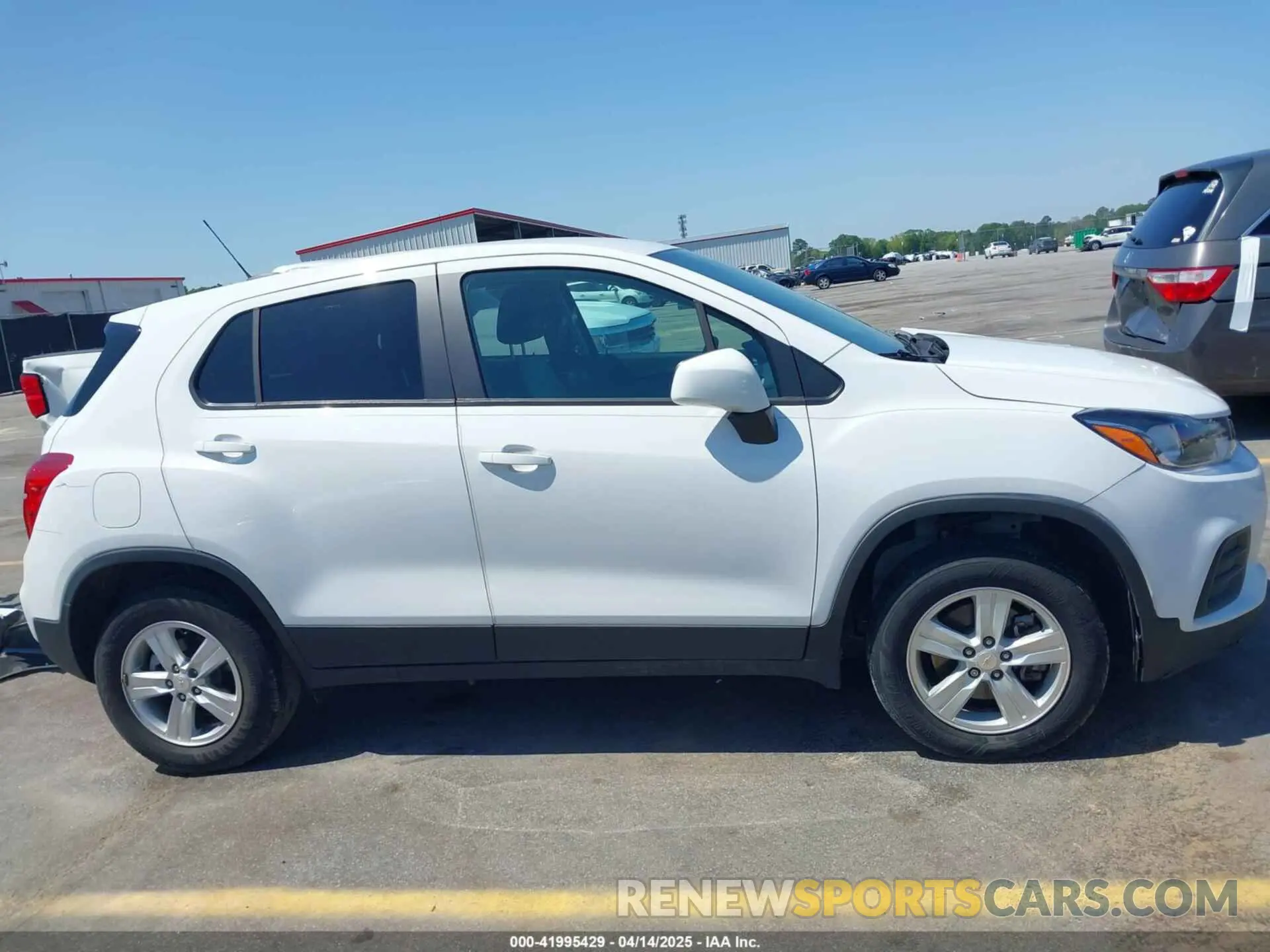 14 Photograph of a damaged car KL7CJNSM5NB544459 CHEVROLET TRAX 2022