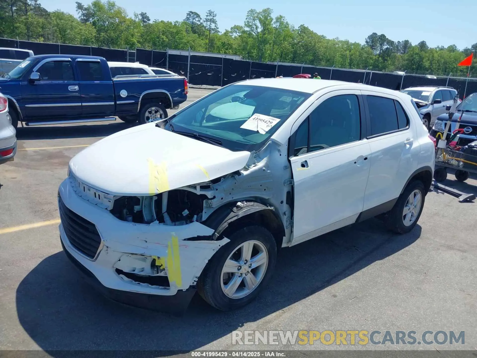 2 Photograph of a damaged car KL7CJNSM5NB544459 CHEVROLET TRAX 2022