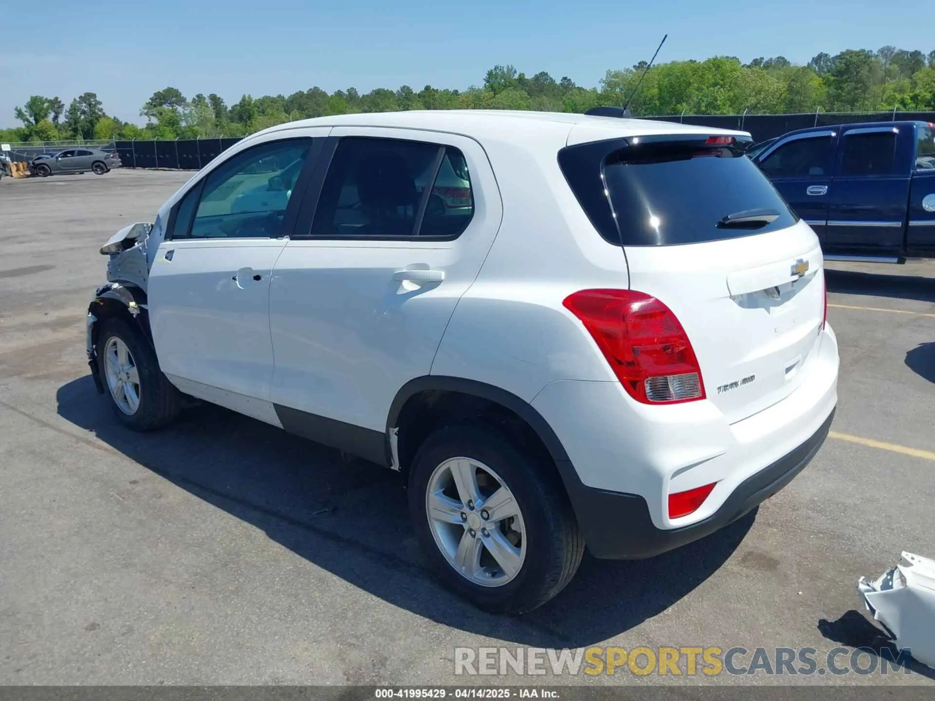 3 Photograph of a damaged car KL7CJNSM5NB544459 CHEVROLET TRAX 2022