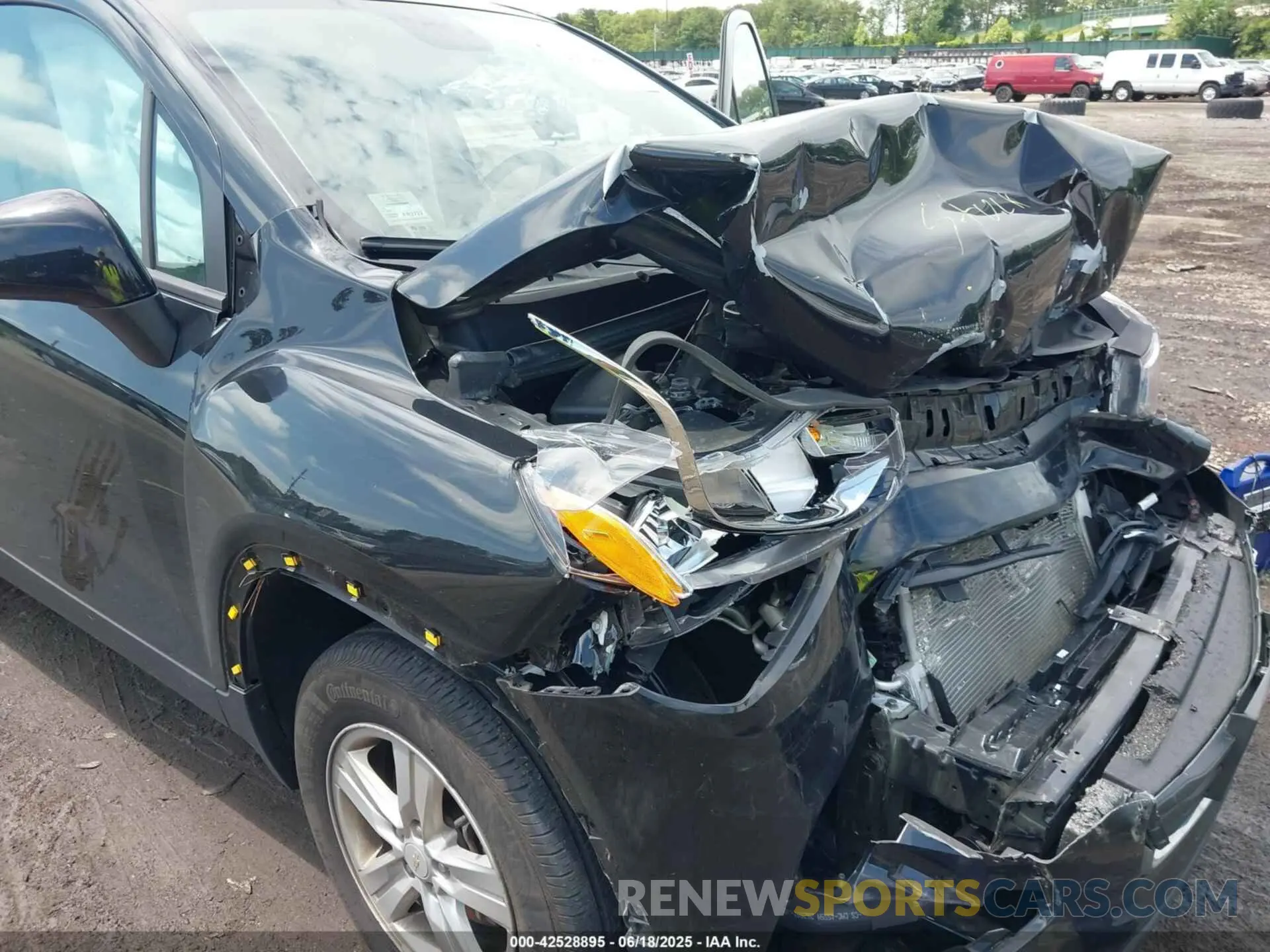 17 Photograph of a damaged car KL7CJNSM7NB550862 CHEVROLET TRAX 2022