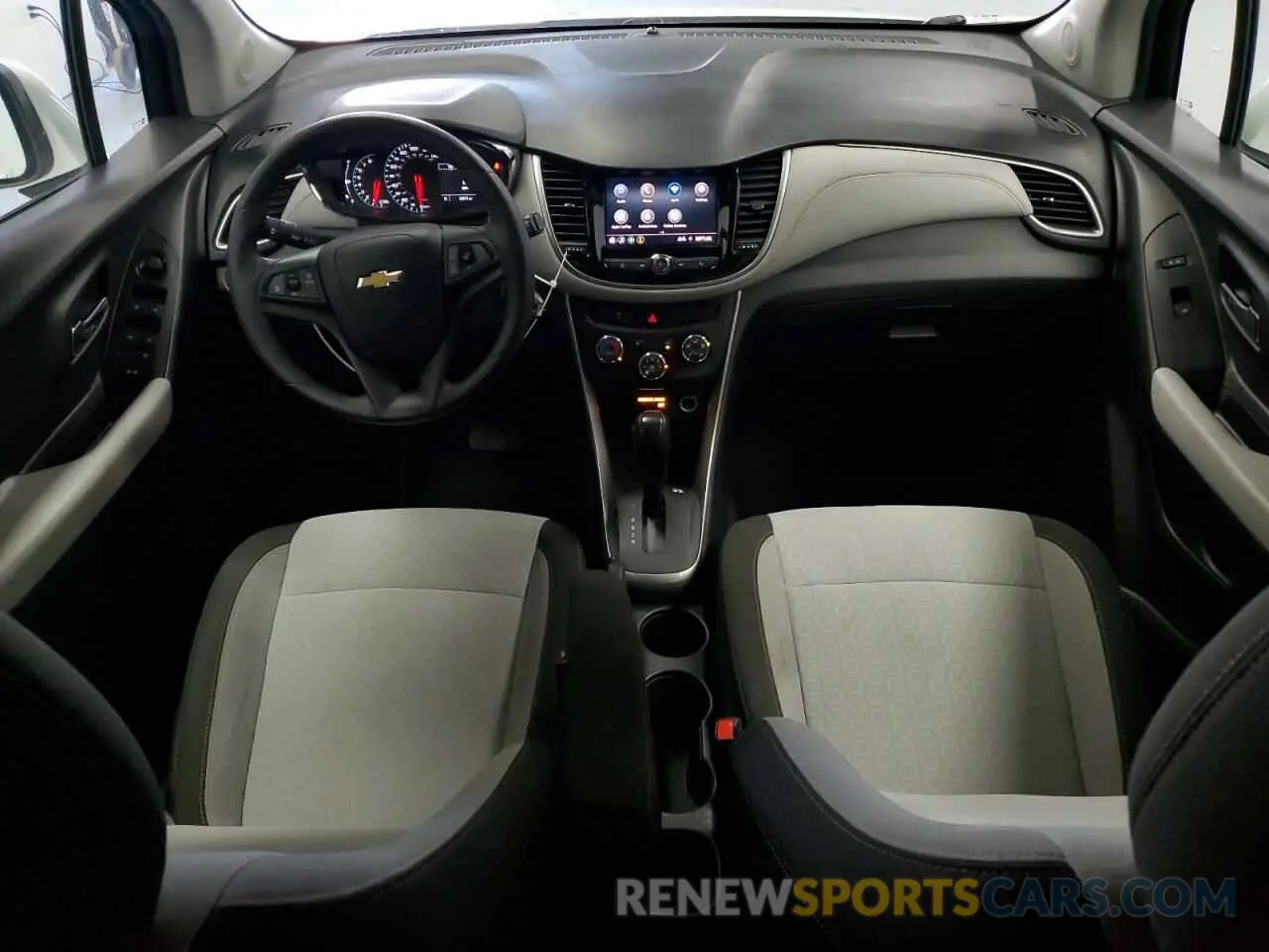 8 Photograph of a damaged car KL7CJNSM9NB512209 CHEVROLET TRAX 2022