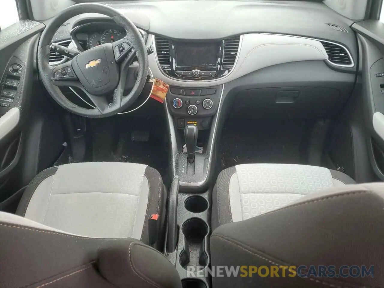 8 Photograph of a damaged car KL7CJNSM9NB544593 CHEVROLET TRAX 2022