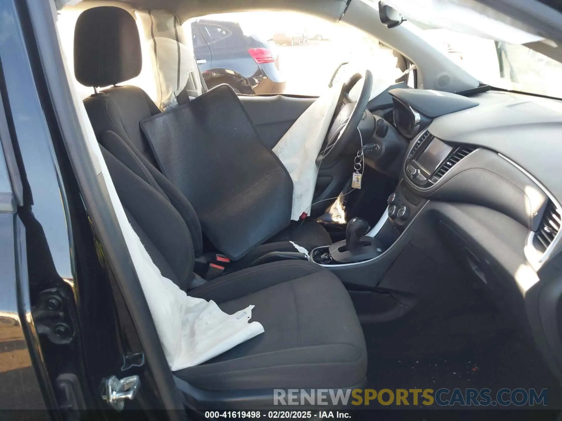 5 Photograph of a damaged car KL7CJNSM9NB550474 CHEVROLET TRAX 2022