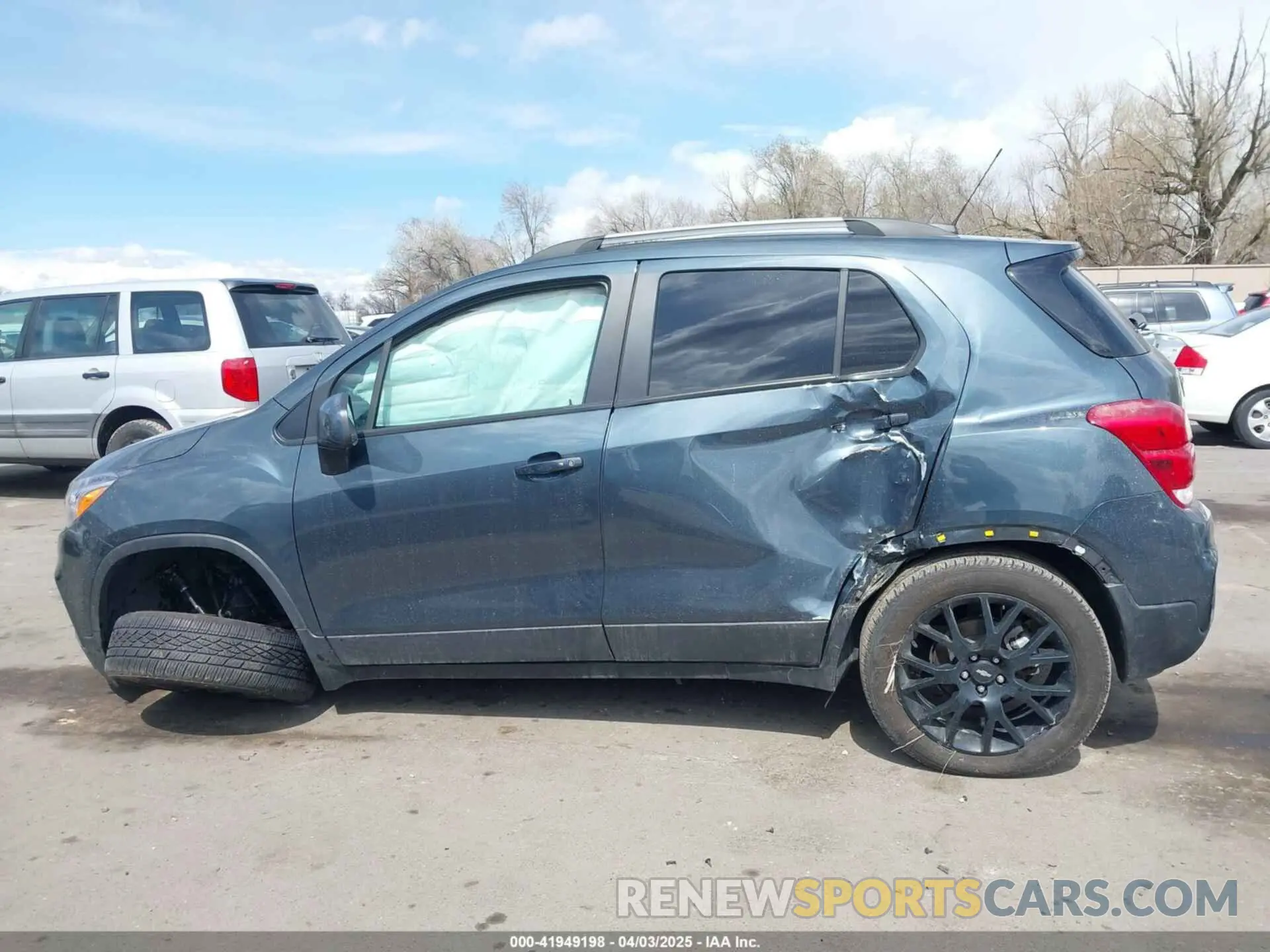14 Photograph of a damaged car KL7CJPSM0NB528858 CHEVROLET TRAX 2022