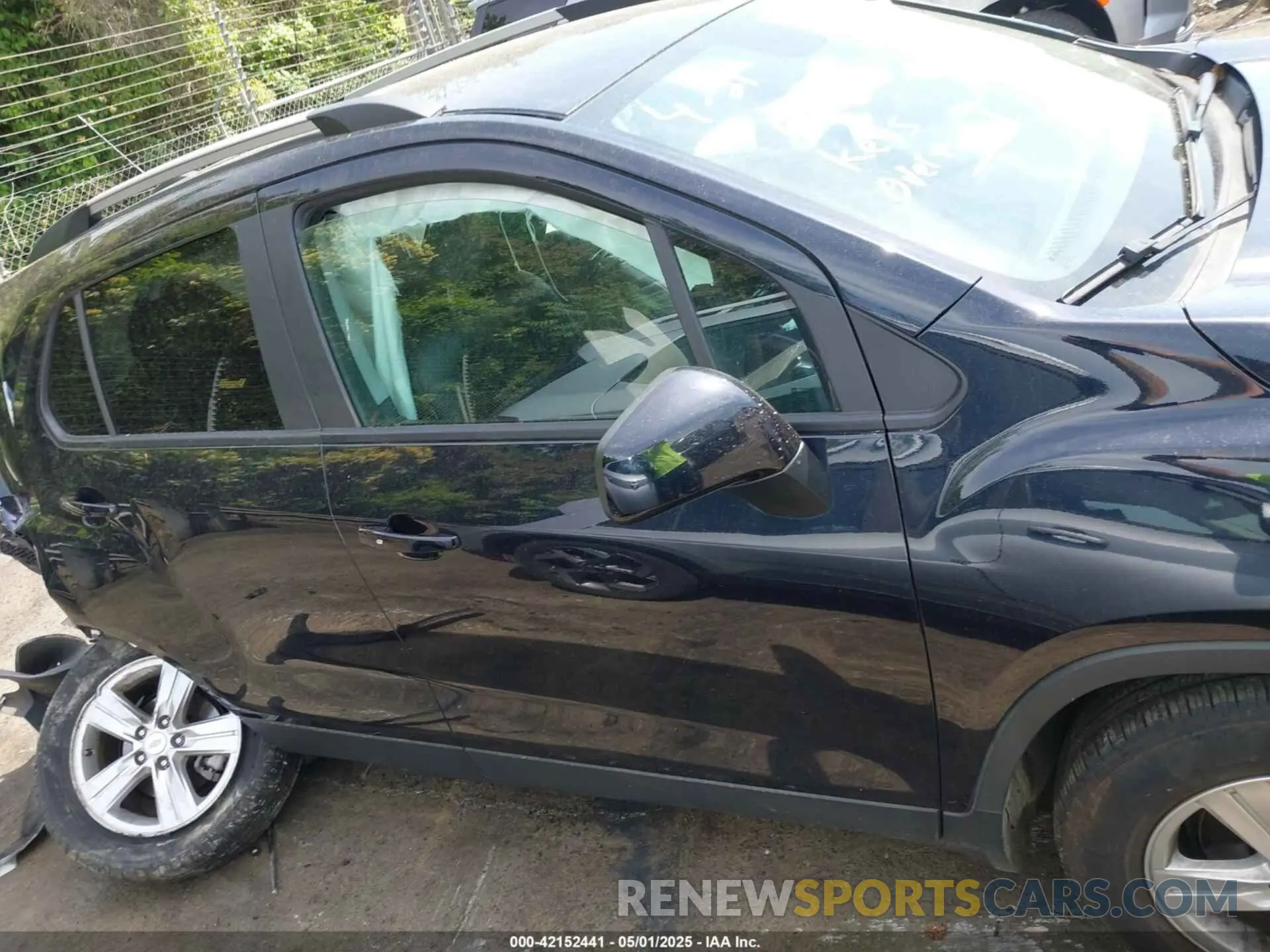 12 Photograph of a damaged car KL7CJPSM0NB567420 CHEVROLET TRAX 2022