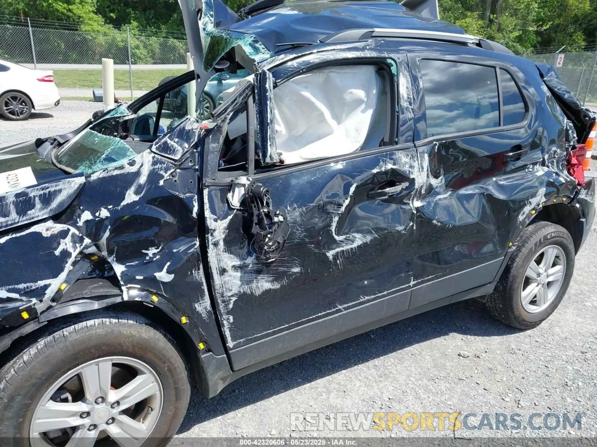 12 Photograph of a damaged car KL7CJPSM1NB520493 CHEVROLET TRAX 2022