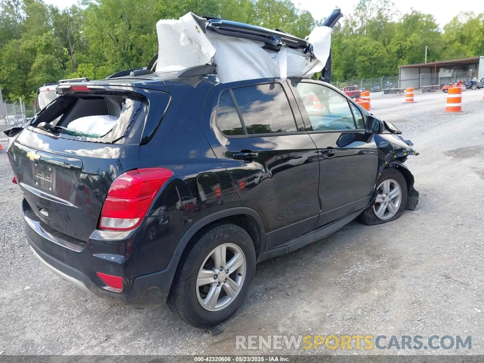 4 Photograph of a damaged car KL7CJPSM1NB520493 CHEVROLET TRAX 2022