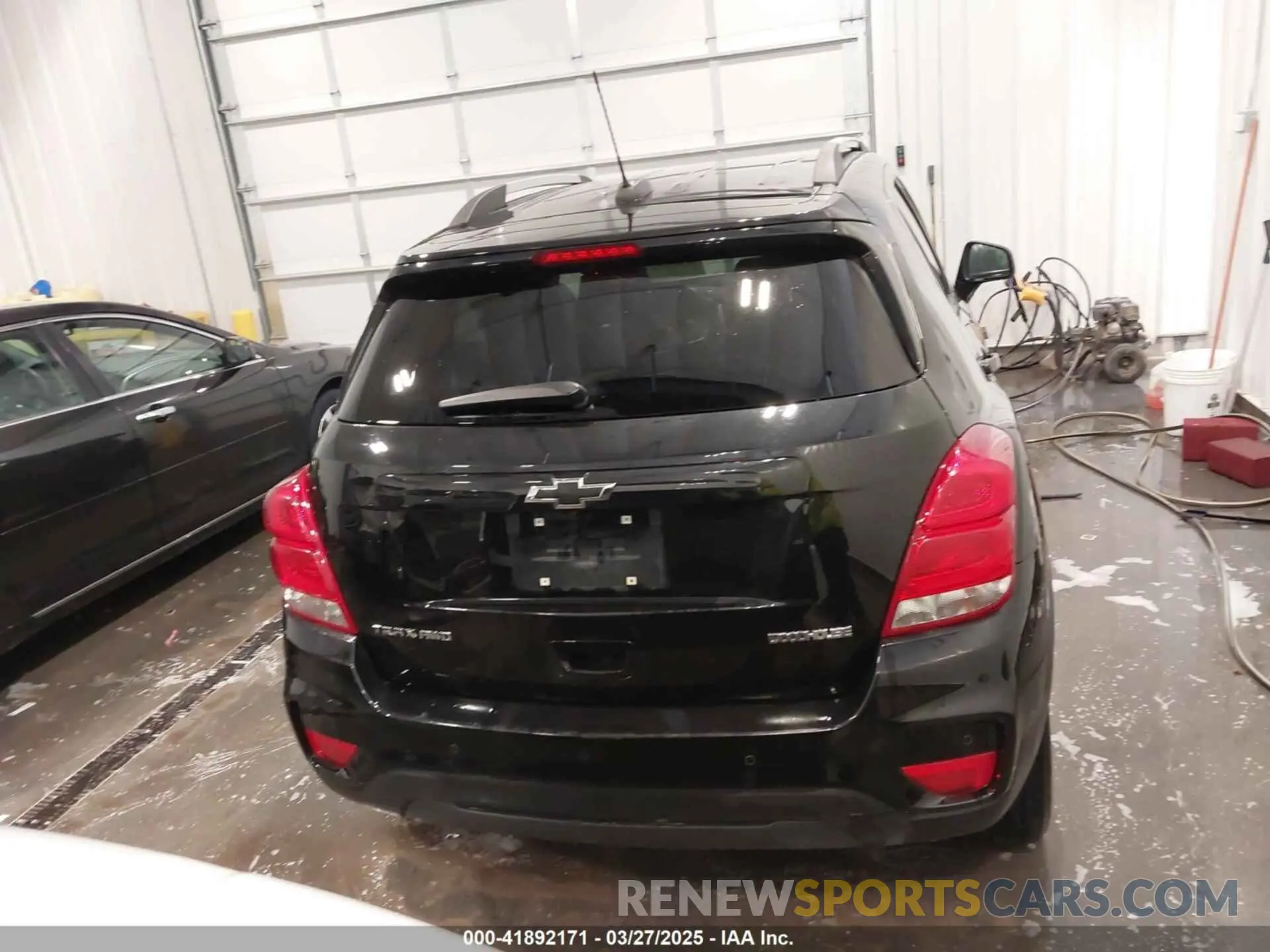 17 Photograph of a damaged car KL7CJPSM1NB523989 CHEVROLET TRAX 2022