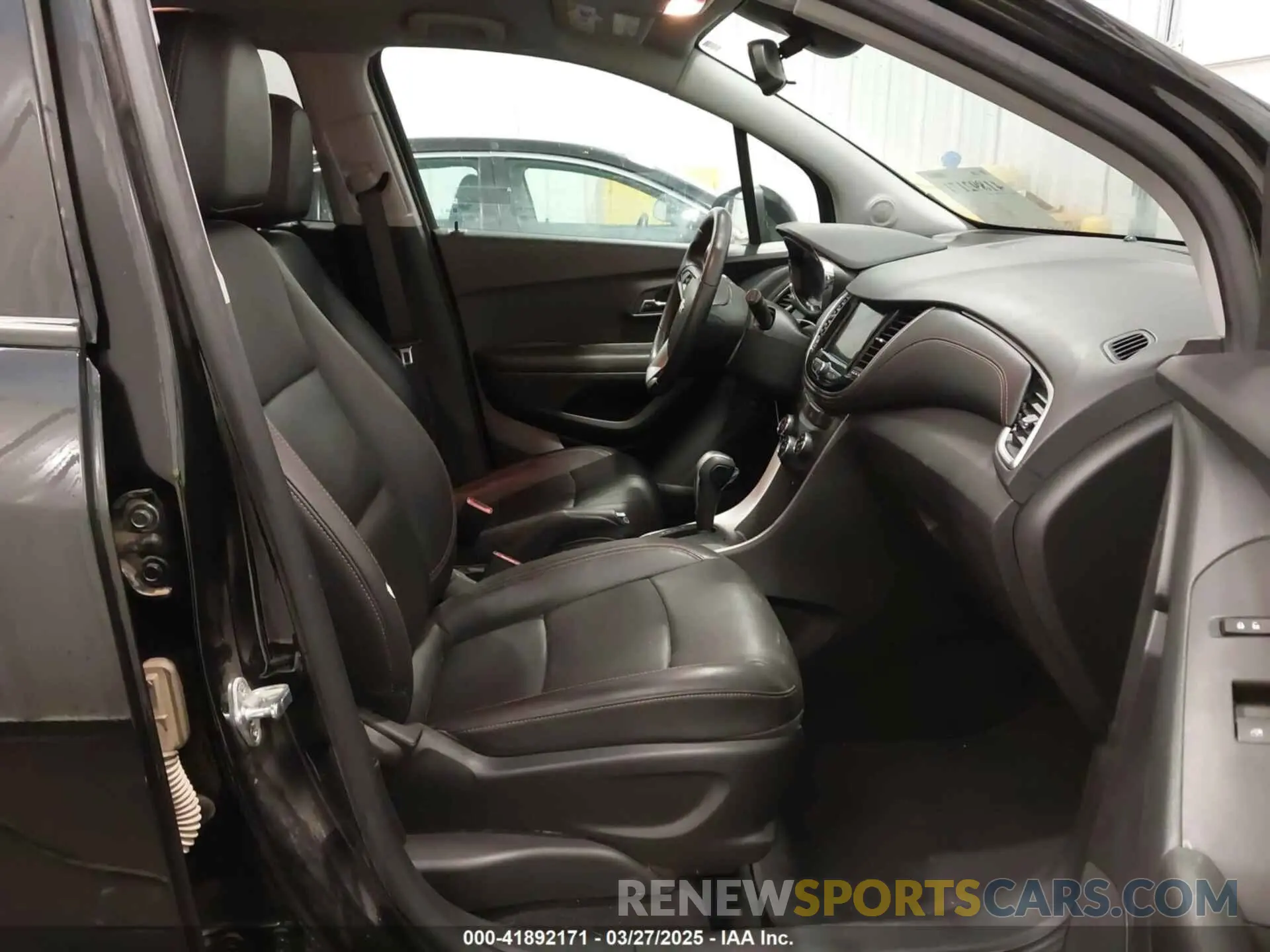 5 Photograph of a damaged car KL7CJPSM1NB523989 CHEVROLET TRAX 2022