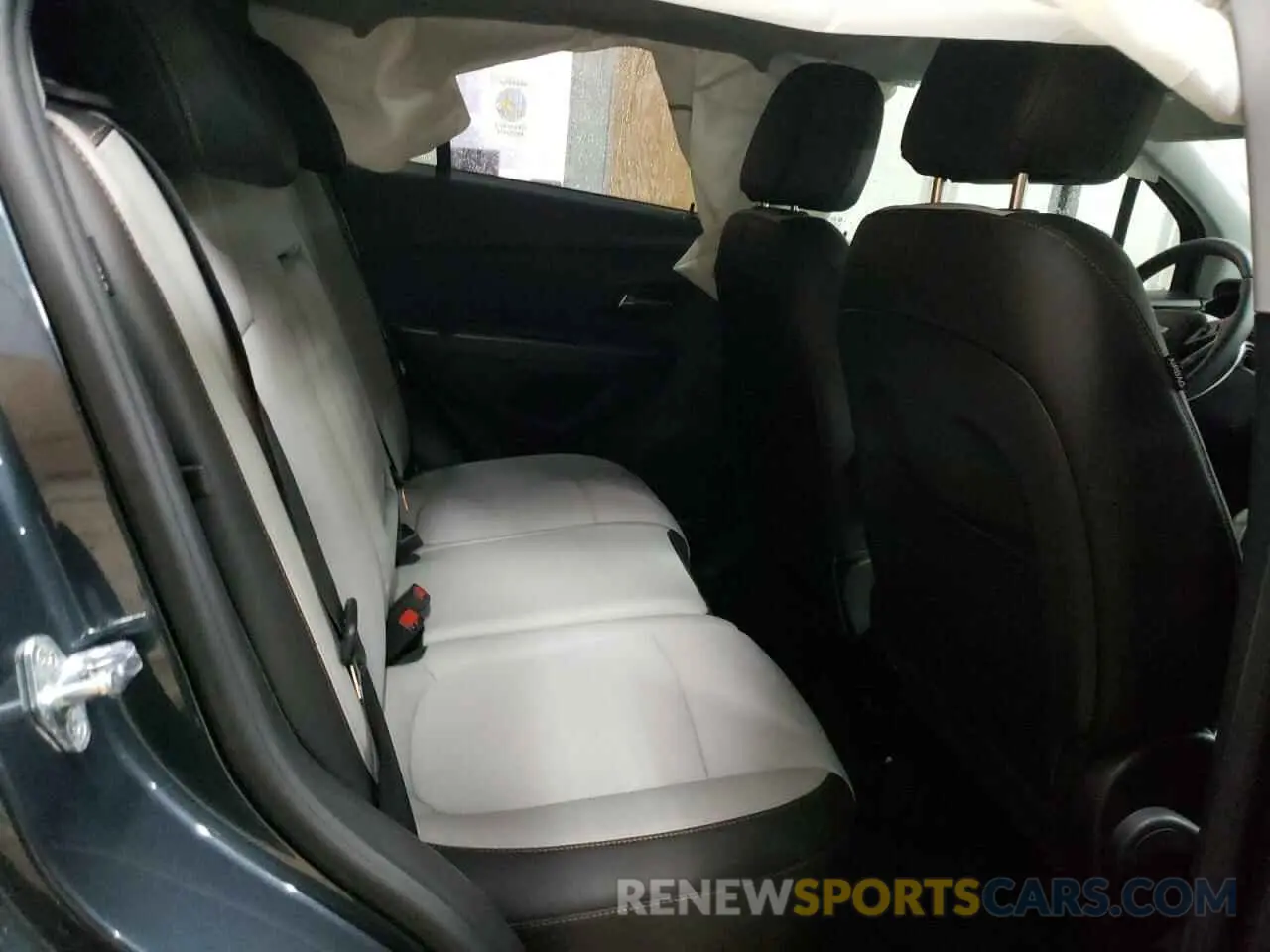 11 Photograph of a damaged car KL7CJPSM1NB541148 CHEVROLET TRAX 2022