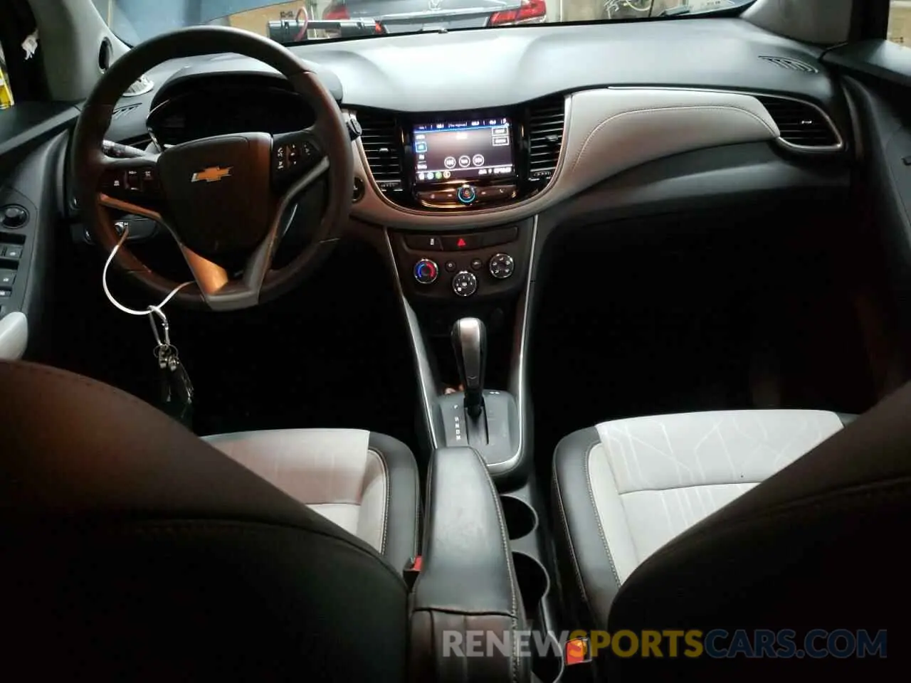 8 Photograph of a damaged car KL7CJPSM1NB541148 CHEVROLET TRAX 2022
